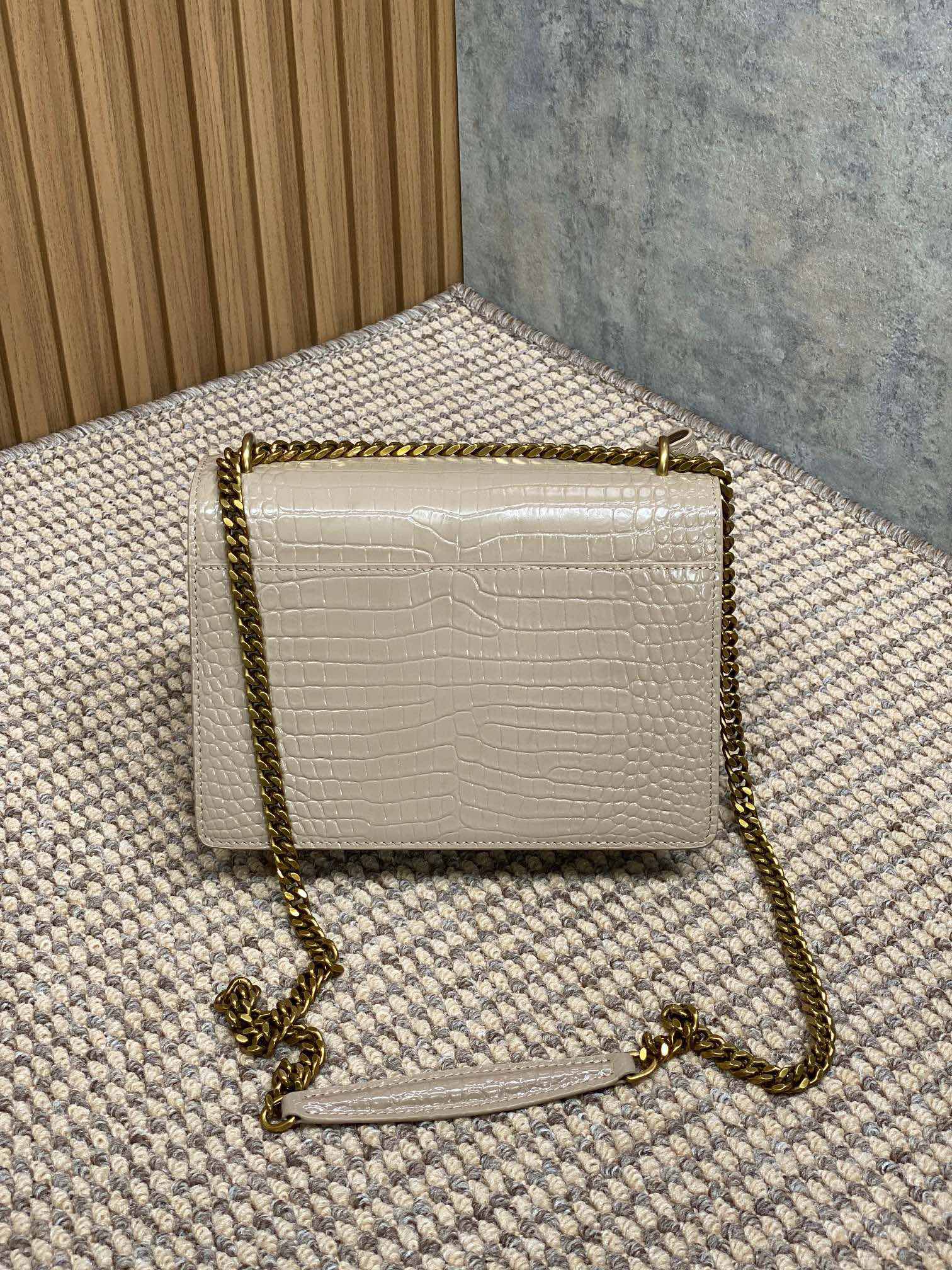 SAINT LAURENT 圣罗兰 YSL Sunset 日落 牛皮 流浪包 斜挎包 单肩包 女款 鳄鱼纹 中号 灰色 442906D420W9207