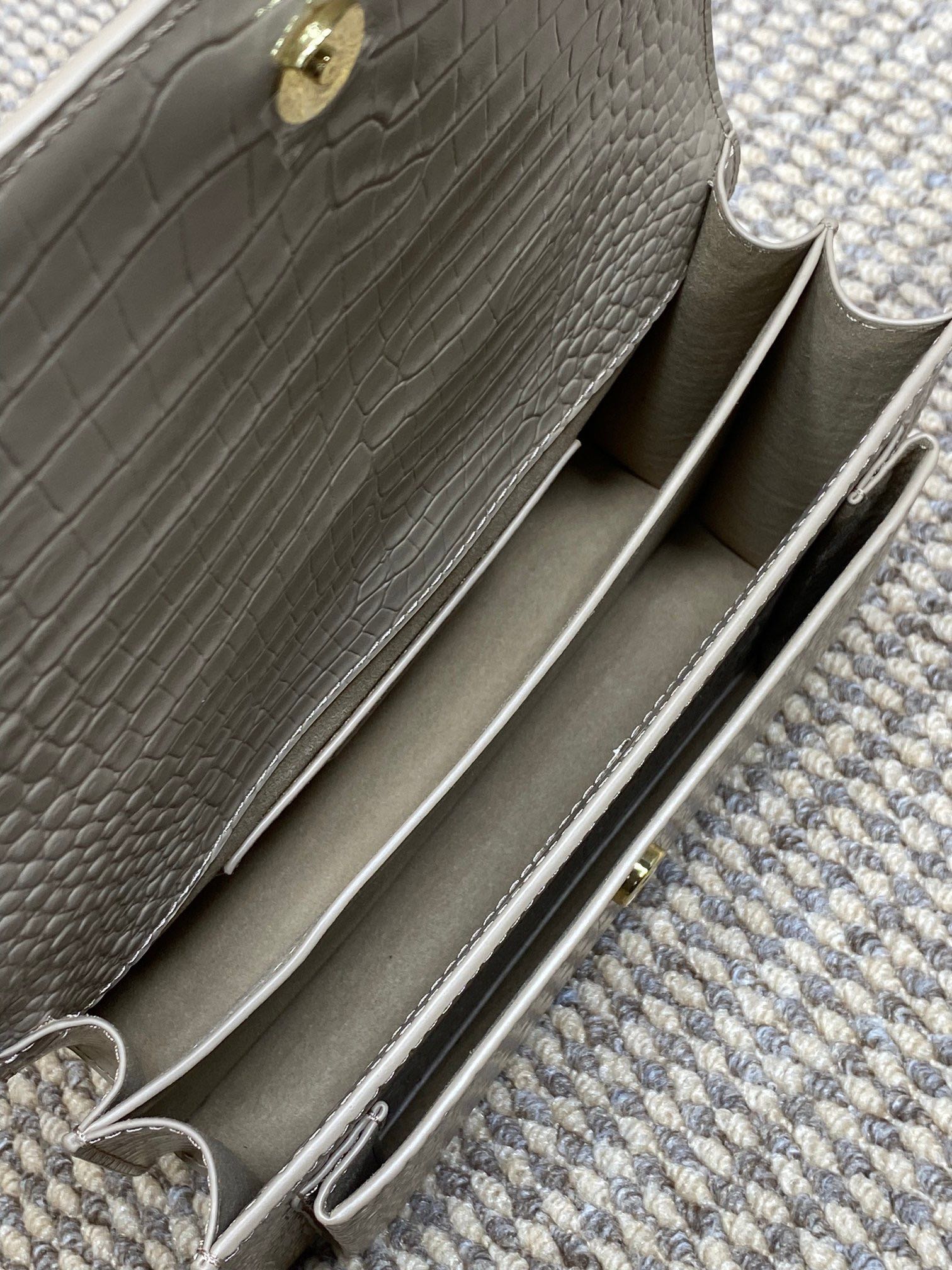 SAINT LAURENT 圣罗兰 YSL Sunset 日落 牛皮 流浪包 斜挎包 单肩包 女款 鳄鱼纹 中号 灰色 442906D420W9207