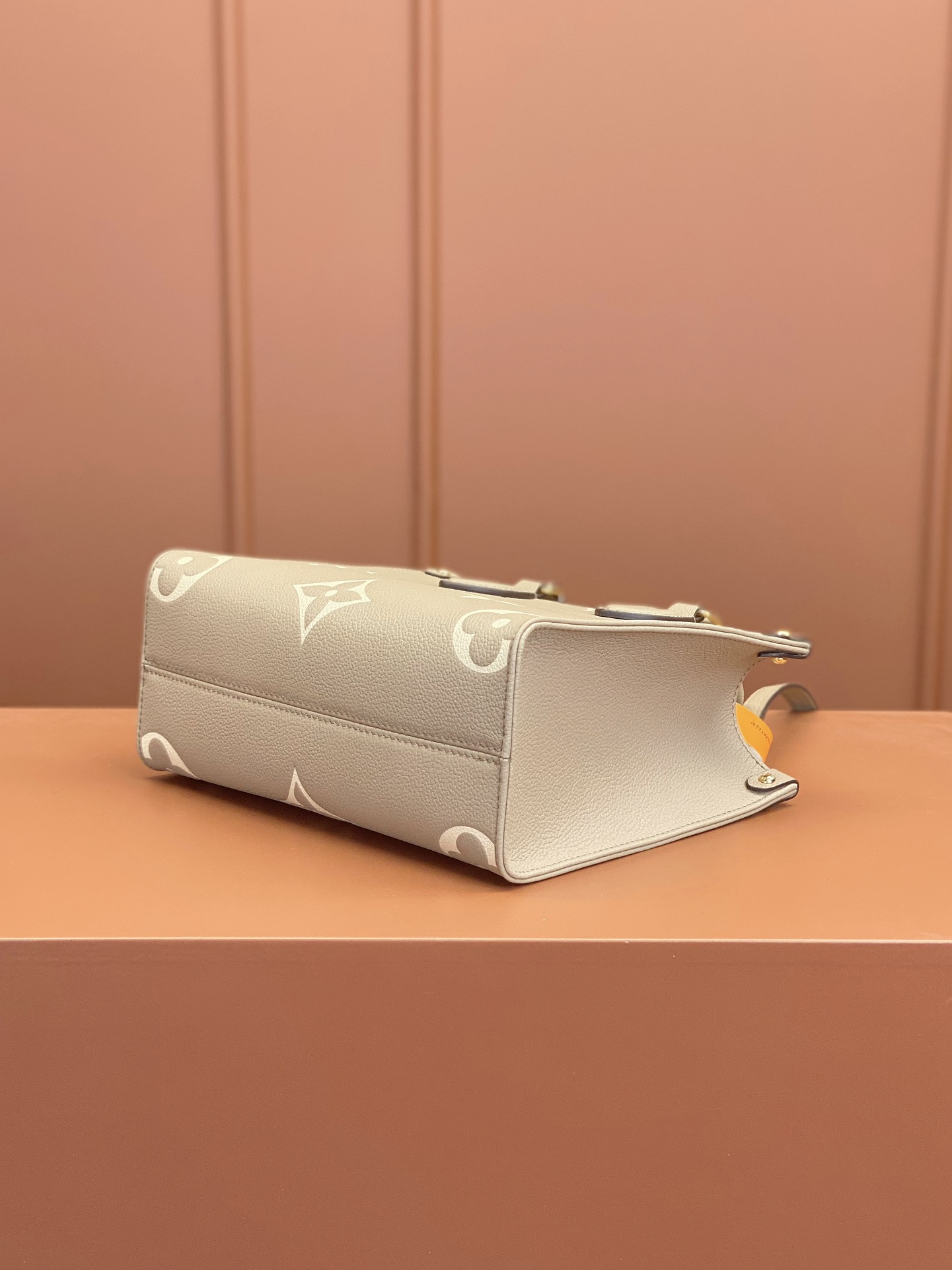  MB LOUIS VUITTON Onthego PM TOTE 路易威登   可调节  可拆卸 翻盖  牛皮革 斜挎包 单肩包 双肩包 水桶 手提包 灰色 M45779