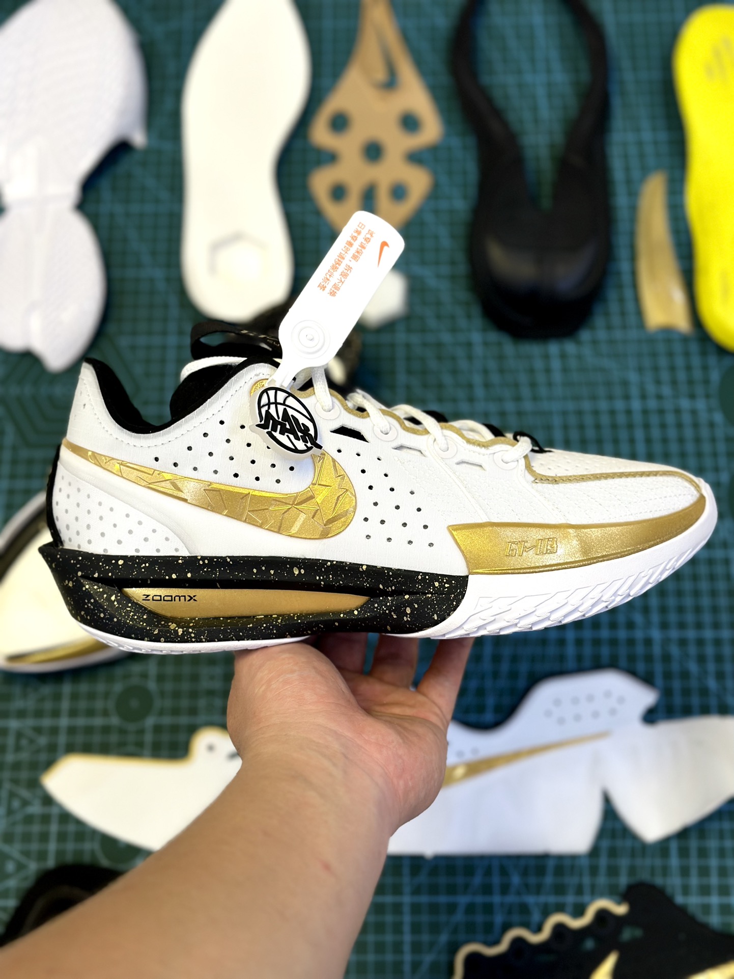  灭世纯原 ZOOM GT Cut 3  中筒  篮球鞋 球鞋 实战鞋 全掌气垫 后卫精英 TPU抗扭 男鞋 波鞋称霸全国 白黑金 HF5702-170