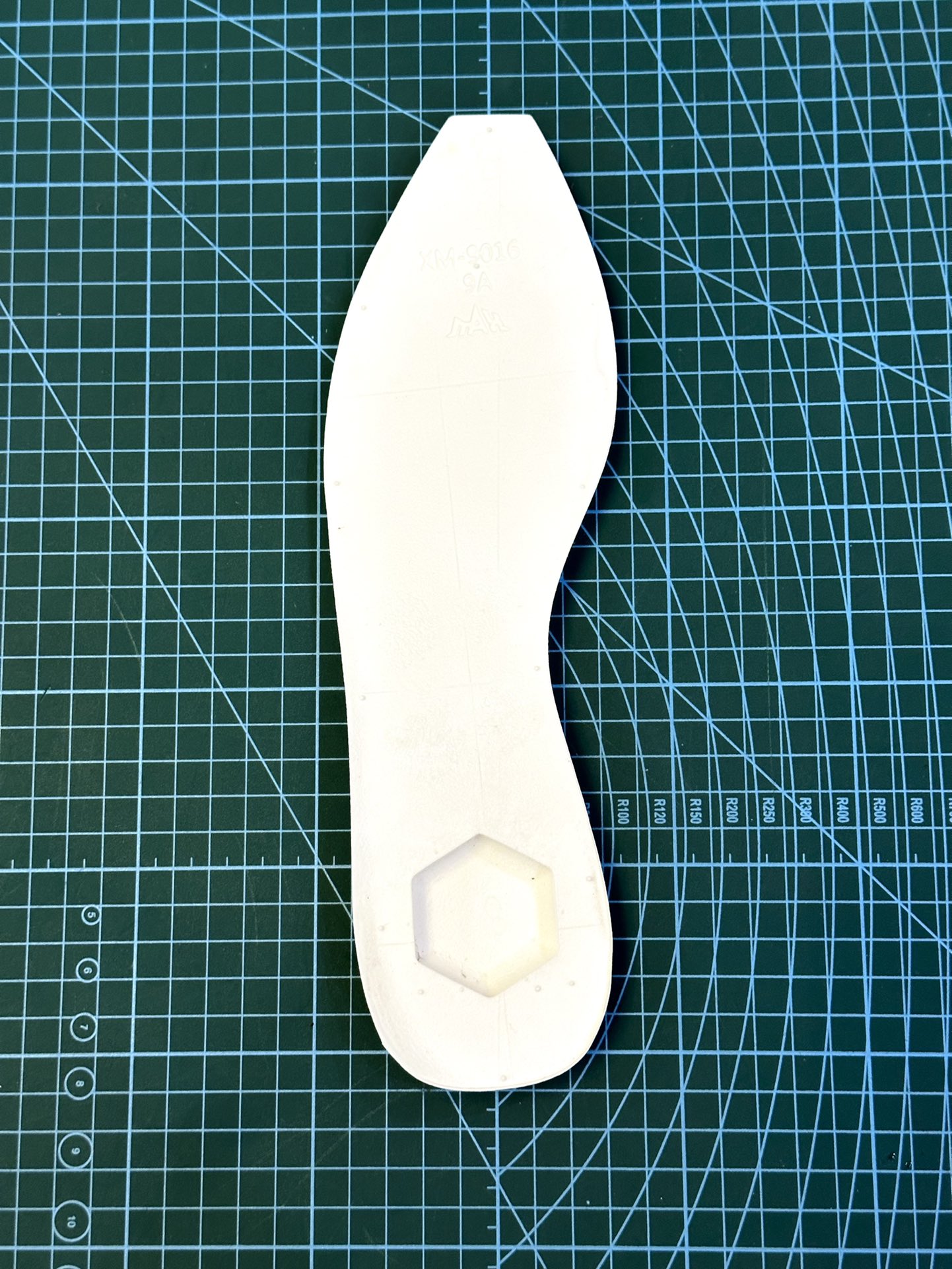  灭世纯原 ZOOM GT Cut 3  中筒  篮球鞋 球鞋 实战鞋 全掌气垫 后卫精英 TPU抗扭 男鞋 波鞋称霸全国 白黑金 HF5702-170