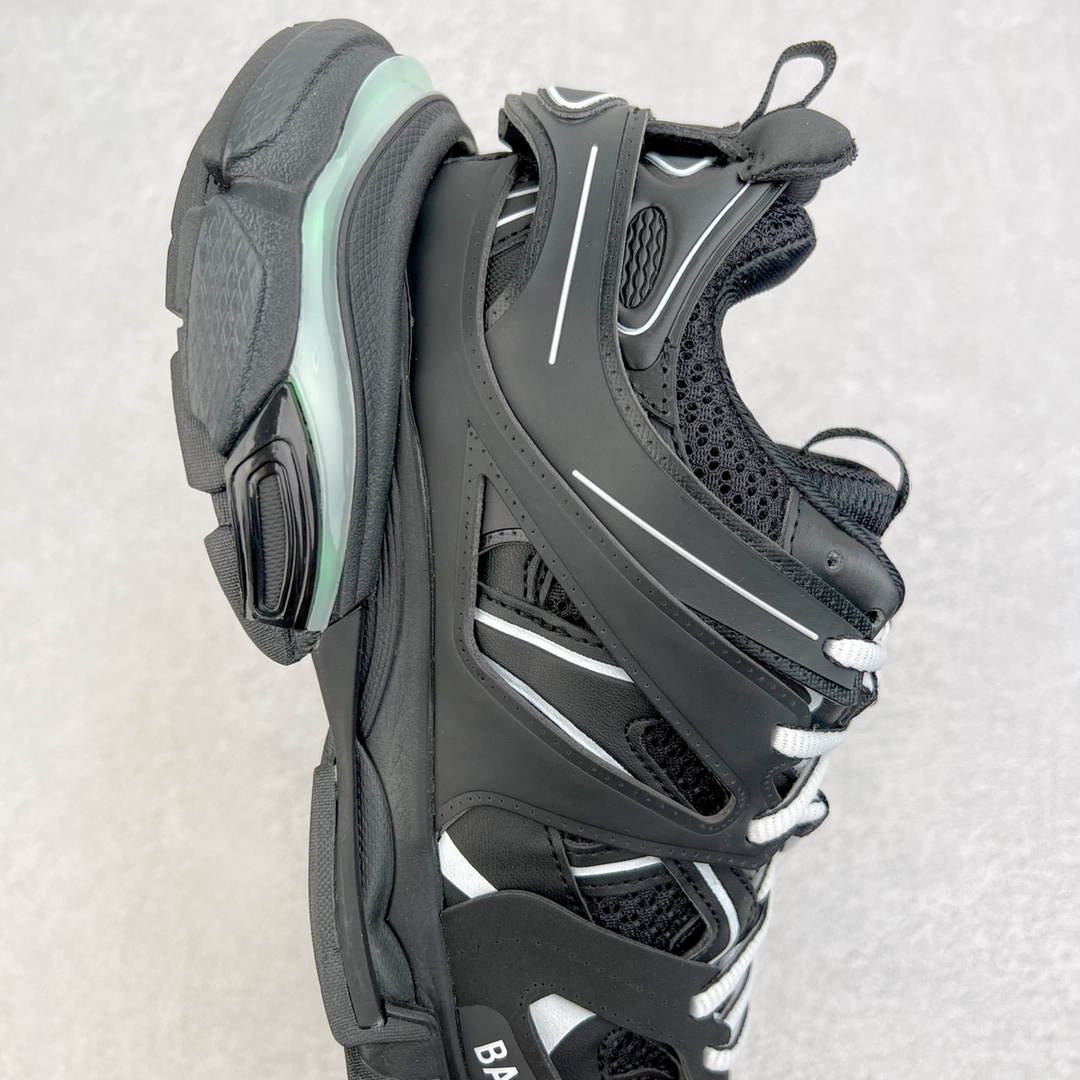  Balenciaga 巴黎世家 Track 1.0 LED 充电灯光 舒适百搭 老爹鞋 运动 复古板鞋 休闲鞋 男鞋 女鞋   555036W1GB11000 555036W2GB71214 555032W3AD45000