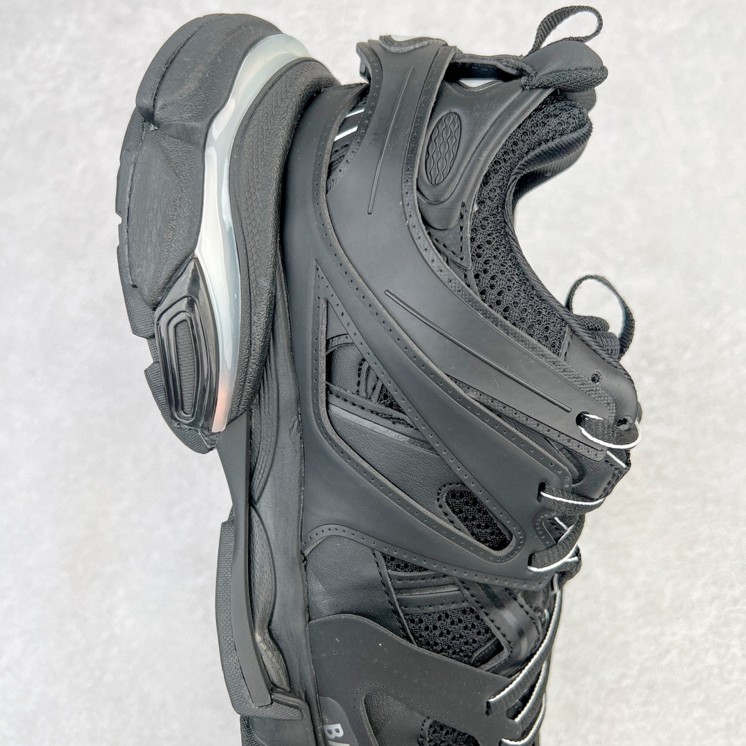  Balenciaga 巴黎世家 Track 1.0 LED 充电灯光 舒适百搭 老爹鞋 运动 复古板鞋 休闲鞋 男鞋 女鞋   555036W1GB11000 555036W2GB71214 555032W3AD45000