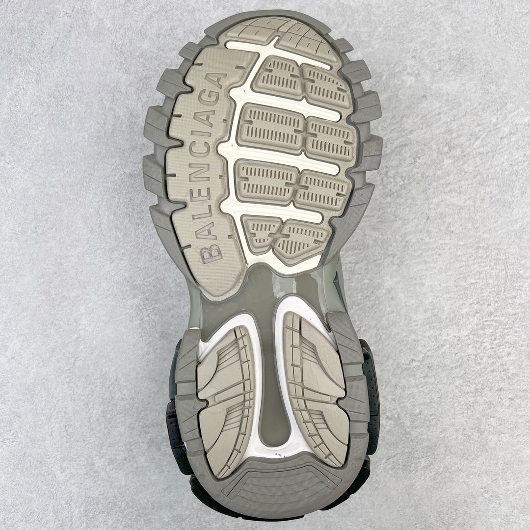  Balenciaga 巴黎世家 Track 1.0 LED 充电灯光 舒适百搭 老爹鞋 运动 复古板鞋 休闲鞋 男鞋 女鞋   555036W1GB11000 555036W2GB71214 555032W3AD45000