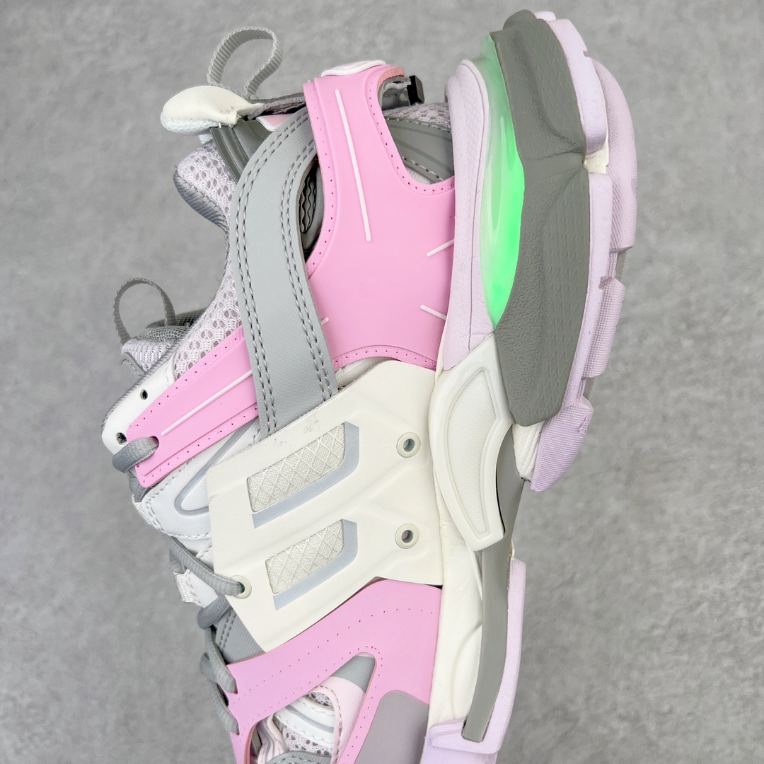  Balenciaga 巴黎世家 Track 1.0 LED 充电灯光 舒适百搭 老爹鞋 运动 复古板鞋 休闲鞋 男鞋 女鞋   555036W1GB11000 555036W2GB71214 555032W3AD45000