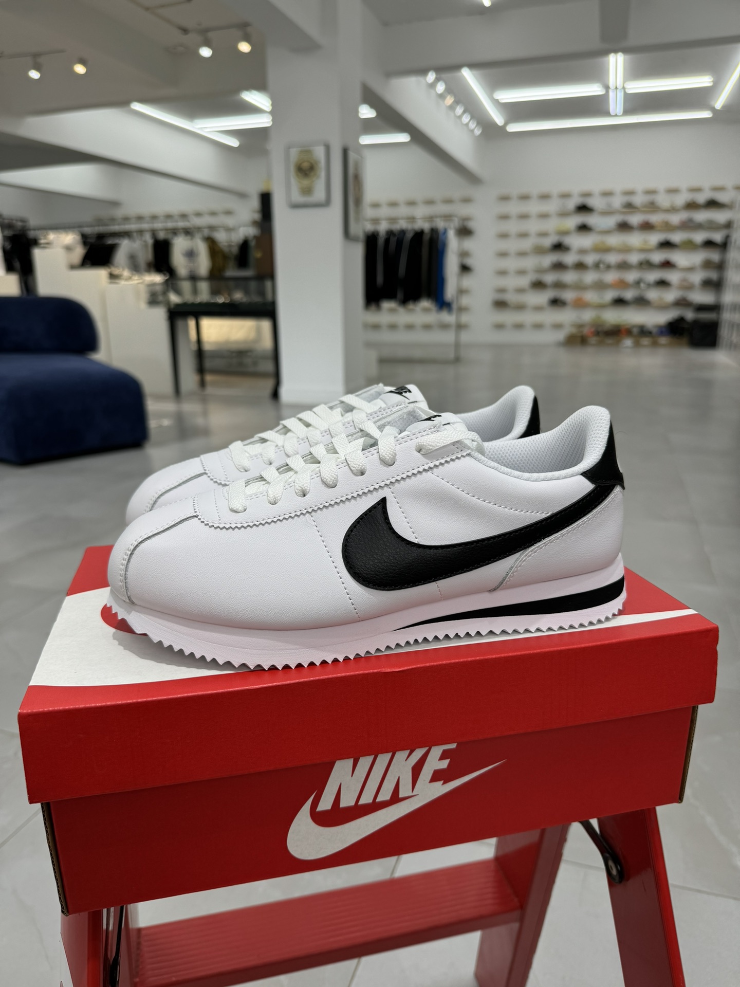  Nike Classic Cortez Leather 阿甘 低筒 复古初代皮革慢跑鞋 休闲鞋 波鞋 黑白 45-DV0991-101