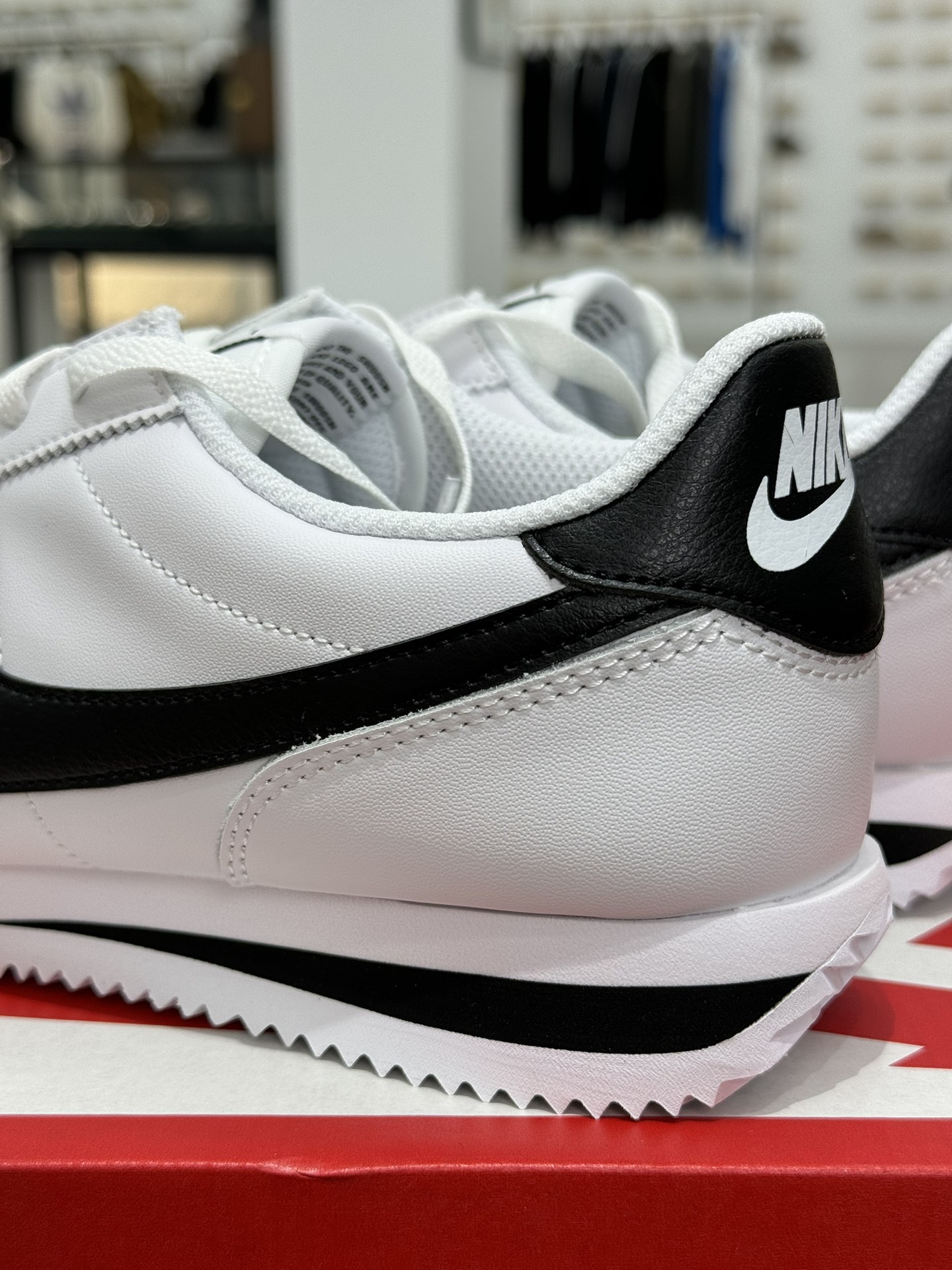  Nike Classic Cortez Leather 阿甘 低筒 复古初代皮革慢跑鞋 休闲鞋 波鞋 黑白 45-DV0991-101