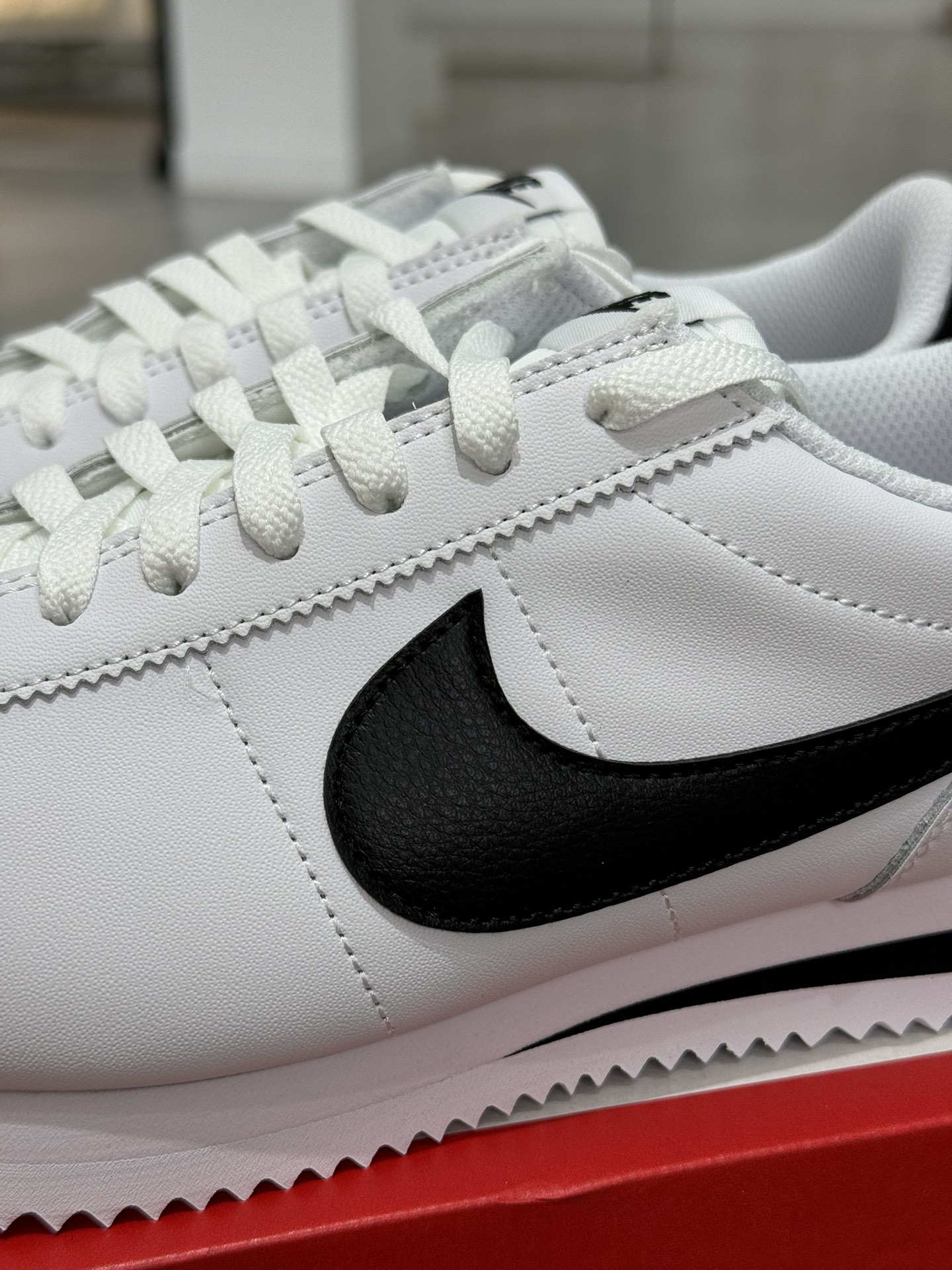  Nike Classic Cortez Leather 阿甘 低筒 复古初代皮革慢跑鞋 休闲鞋 波鞋 黑白 45-DV0991-101