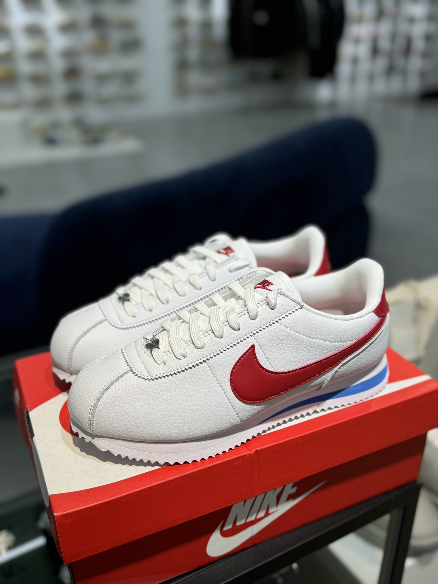 Nike Classic Cortez Leather 阿甘 低筒 复古初代皮革慢跑鞋 休闲鞋 波鞋 白红 FZ1347-100