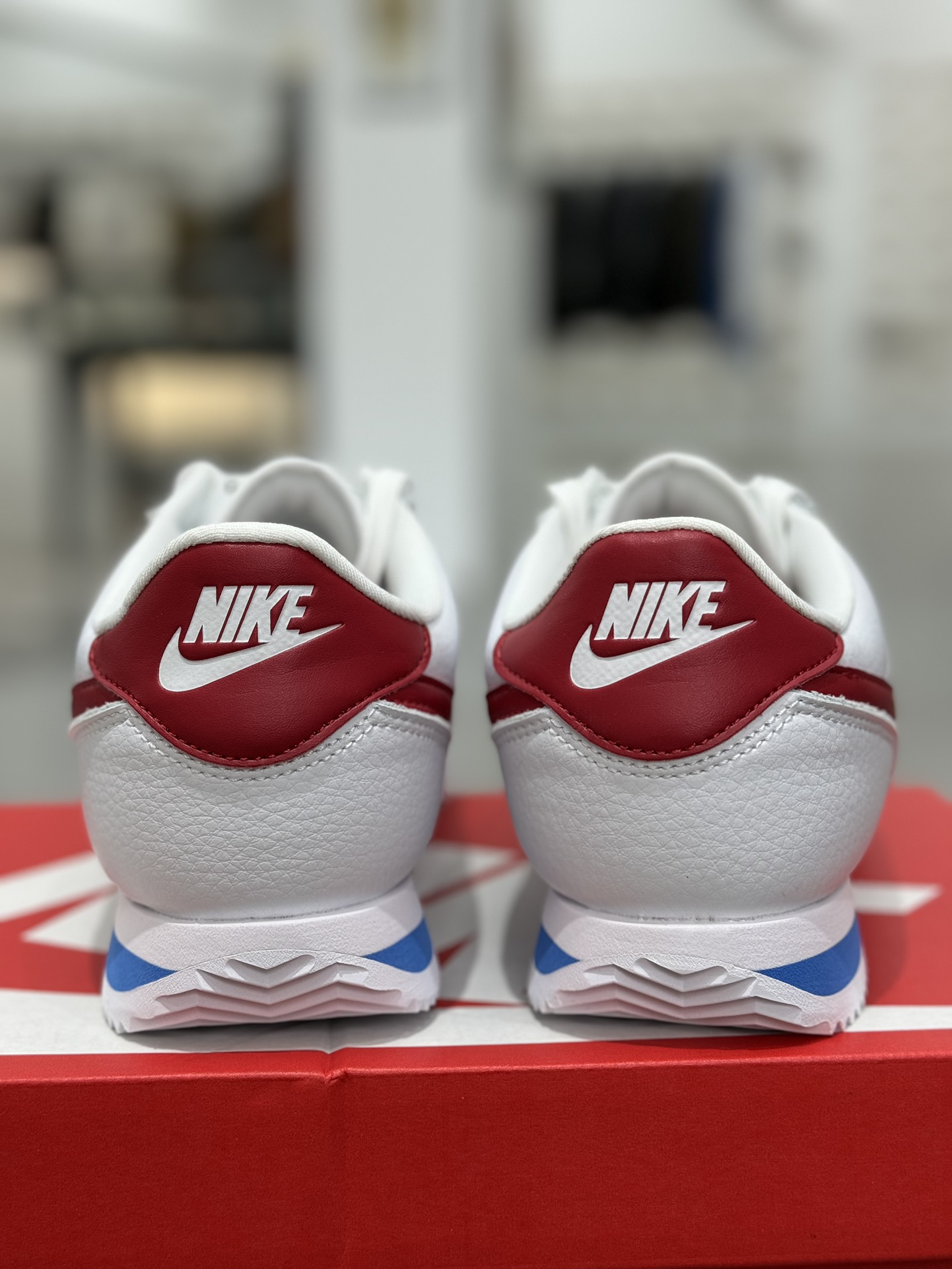 Nike Classic Cortez Leather 阿甘 低筒 复古初代皮革慢跑鞋 休闲鞋 波鞋 白红 FZ1347-100