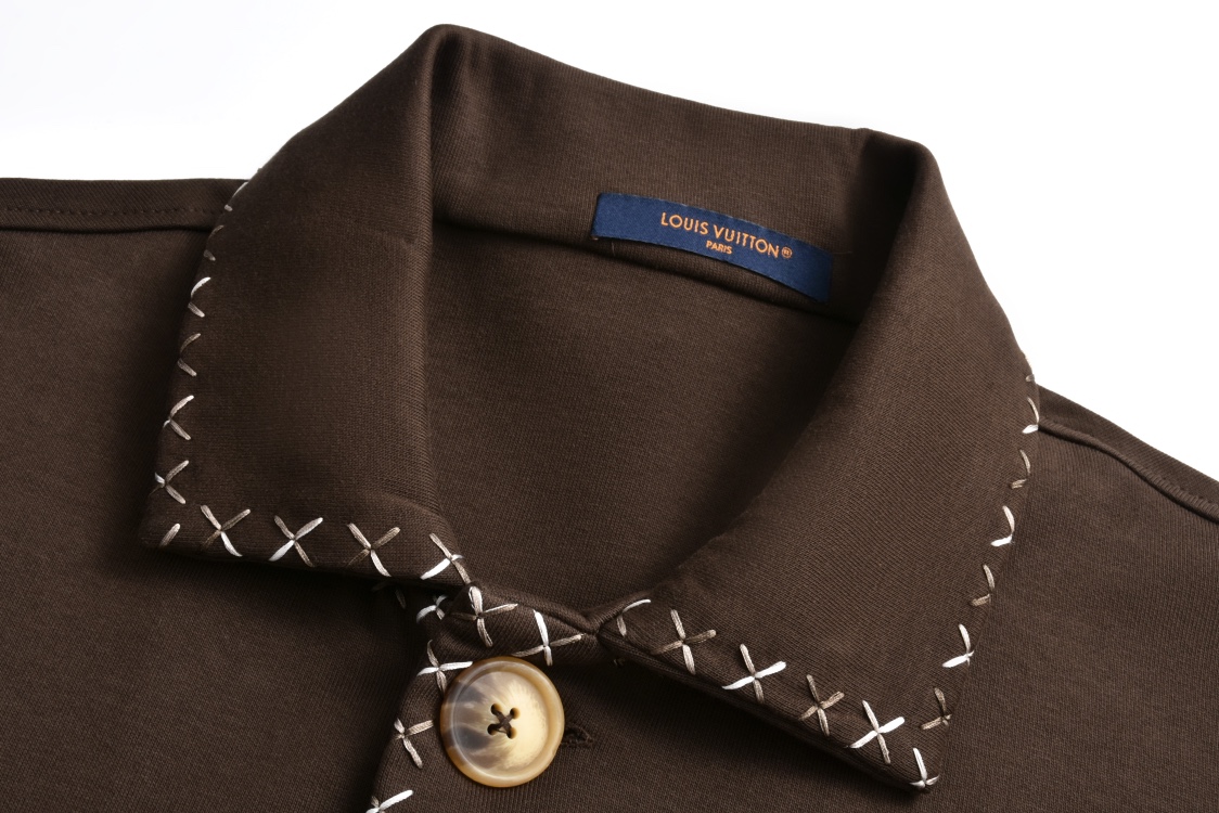 LOUIS VUITTON 路易威登 Tyler SS24 字母刺绣单排扣休闲夹克 外套 巧克力色 1AFQ33