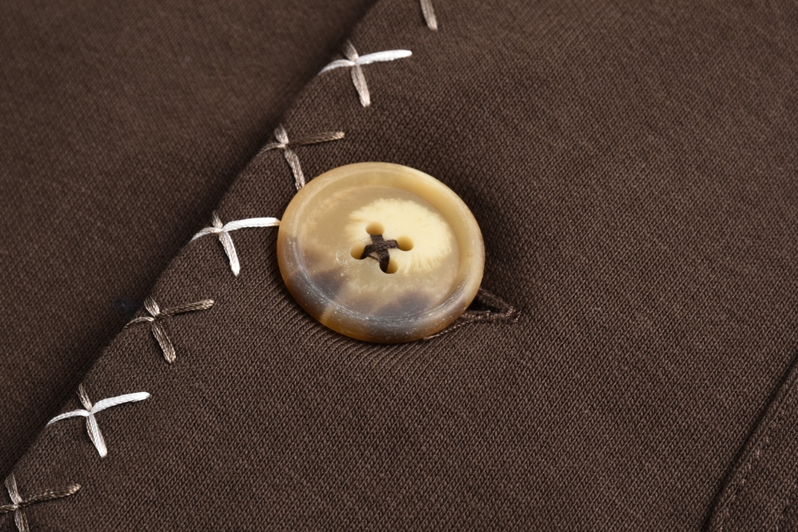 LOUIS VUITTON 路易威登 Tyler SS24 字母刺绣单排扣休闲夹克 外套 巧克力色 1AFQ33