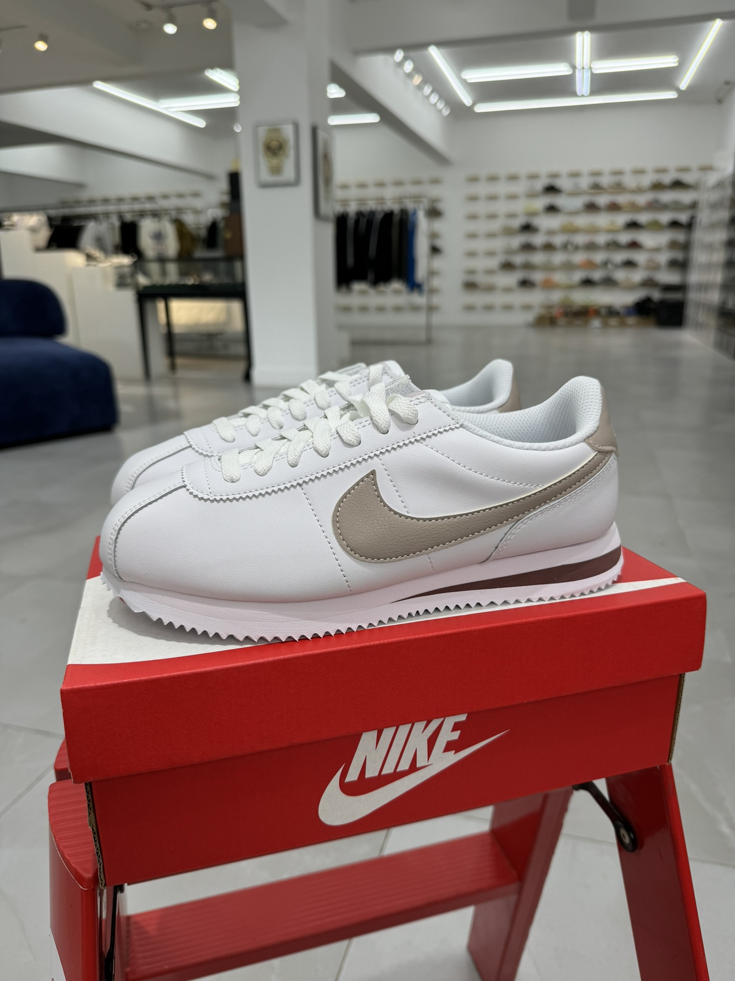 Nike Classic Cortez Leather 阿甘 低筒 复古初代皮革慢跑鞋 休闲鞋 波鞋 白棕 DN1791-105