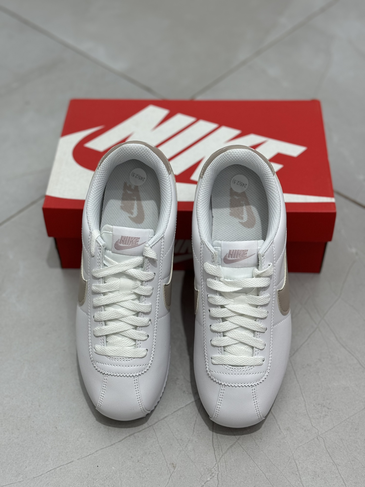  Nike Classic Cortez Leather 阿甘 低筒 复古初代皮革慢跑鞋 休闲鞋 波鞋 白棕 DN1791-105