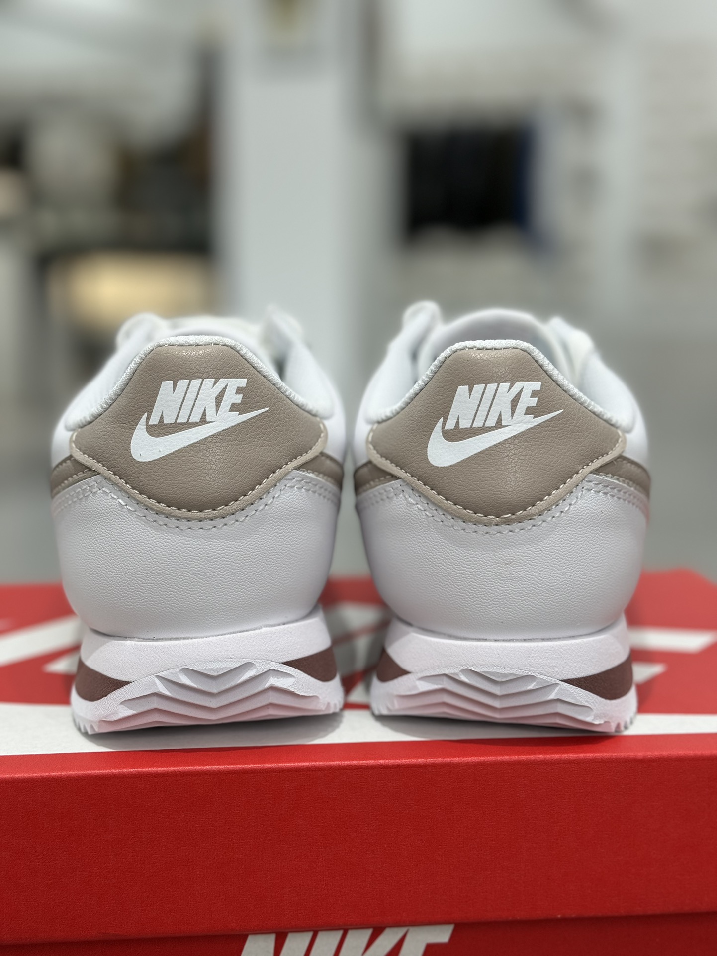 Nike Classic Cortez Leather 阿甘 低筒 复古初代皮革慢跑鞋 休闲鞋 波鞋 白棕 DN1791-105