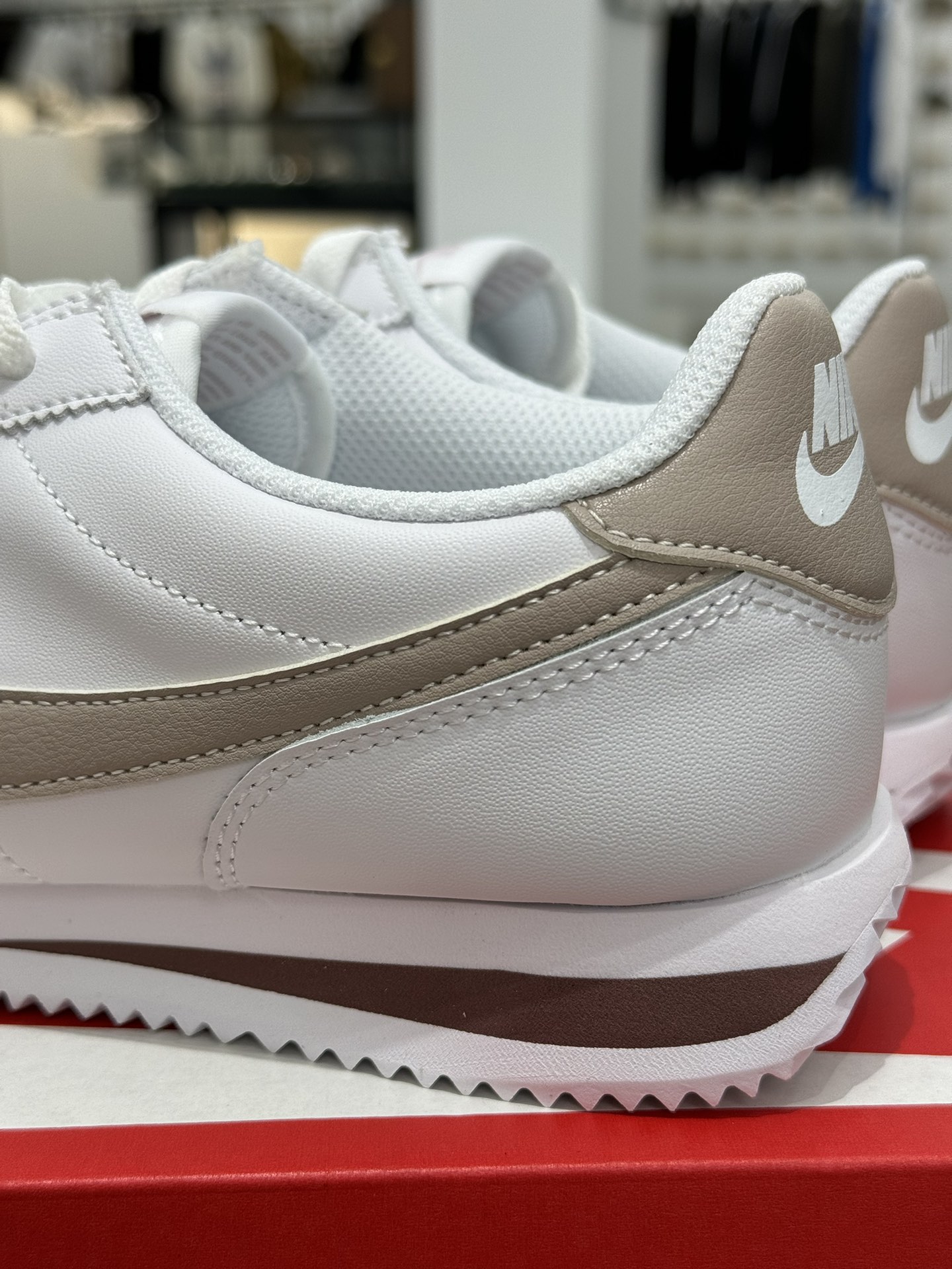  Nike Classic Cortez Leather 阿甘 低筒 复古初代皮革慢跑鞋 休闲鞋 波鞋 白棕 DN1791-105