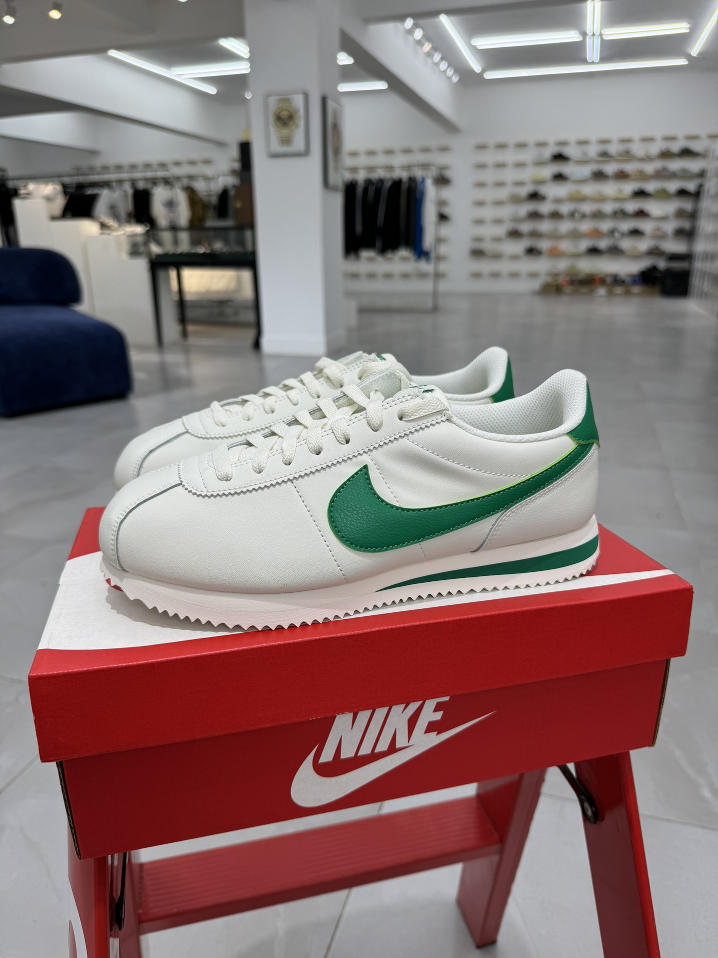  Nike Classic Cortez Leather 阿甘 低筒 复古初代皮革慢跑鞋 休闲鞋 波鞋 白绿 DM4044-104