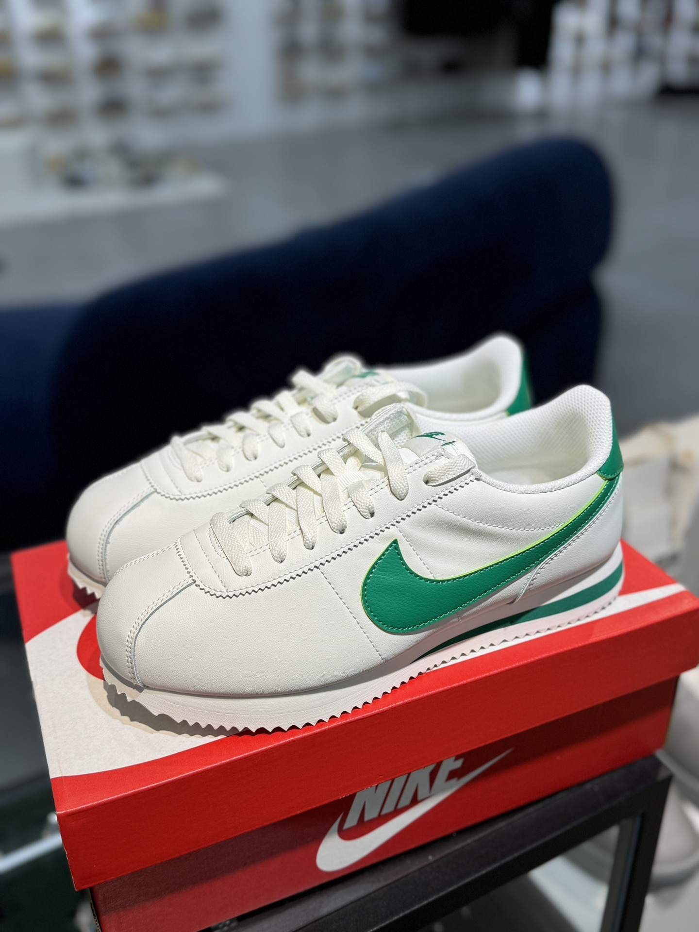  Nike Classic Cortez Leather 阿甘 低筒 复古初代皮革慢跑鞋 休闲鞋 波鞋 白绿 DM4044-104