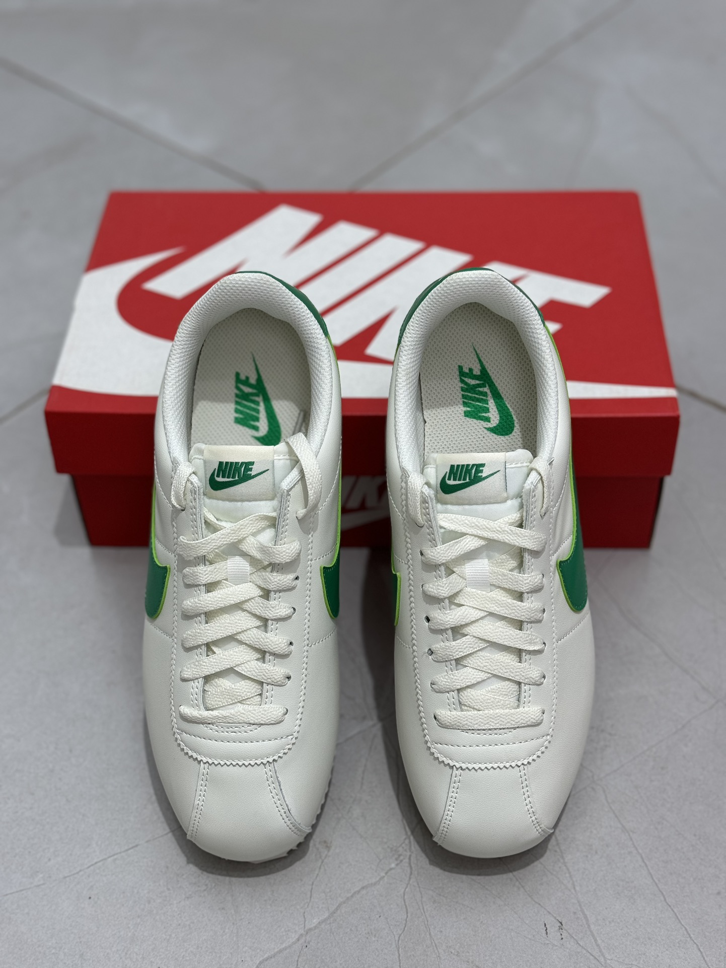  Nike Classic Cortez Leather 阿甘 低筒 复古初代皮革慢跑鞋 休闲鞋 波鞋 白绿 DM4044-104
