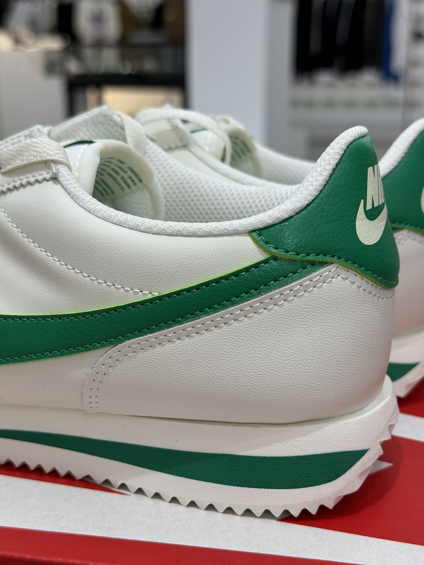  Nike Classic Cortez Leather 阿甘 低筒 复古初代皮革慢跑鞋 休闲鞋 波鞋 白绿 DM4044-104