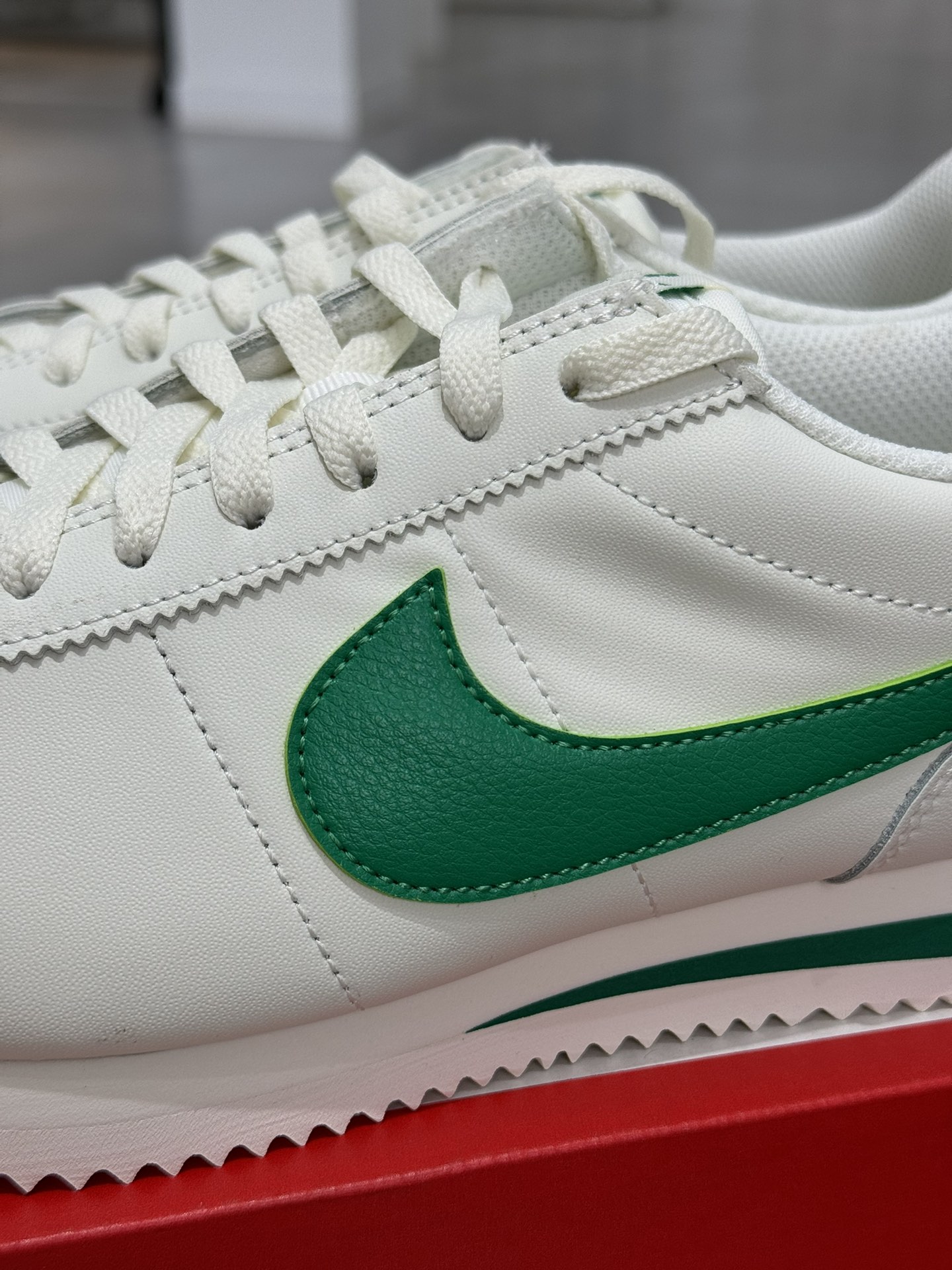  Nike Classic Cortez Leather 阿甘 低筒 复古初代皮革慢跑鞋 休闲鞋 波鞋 白绿 DM4044-104