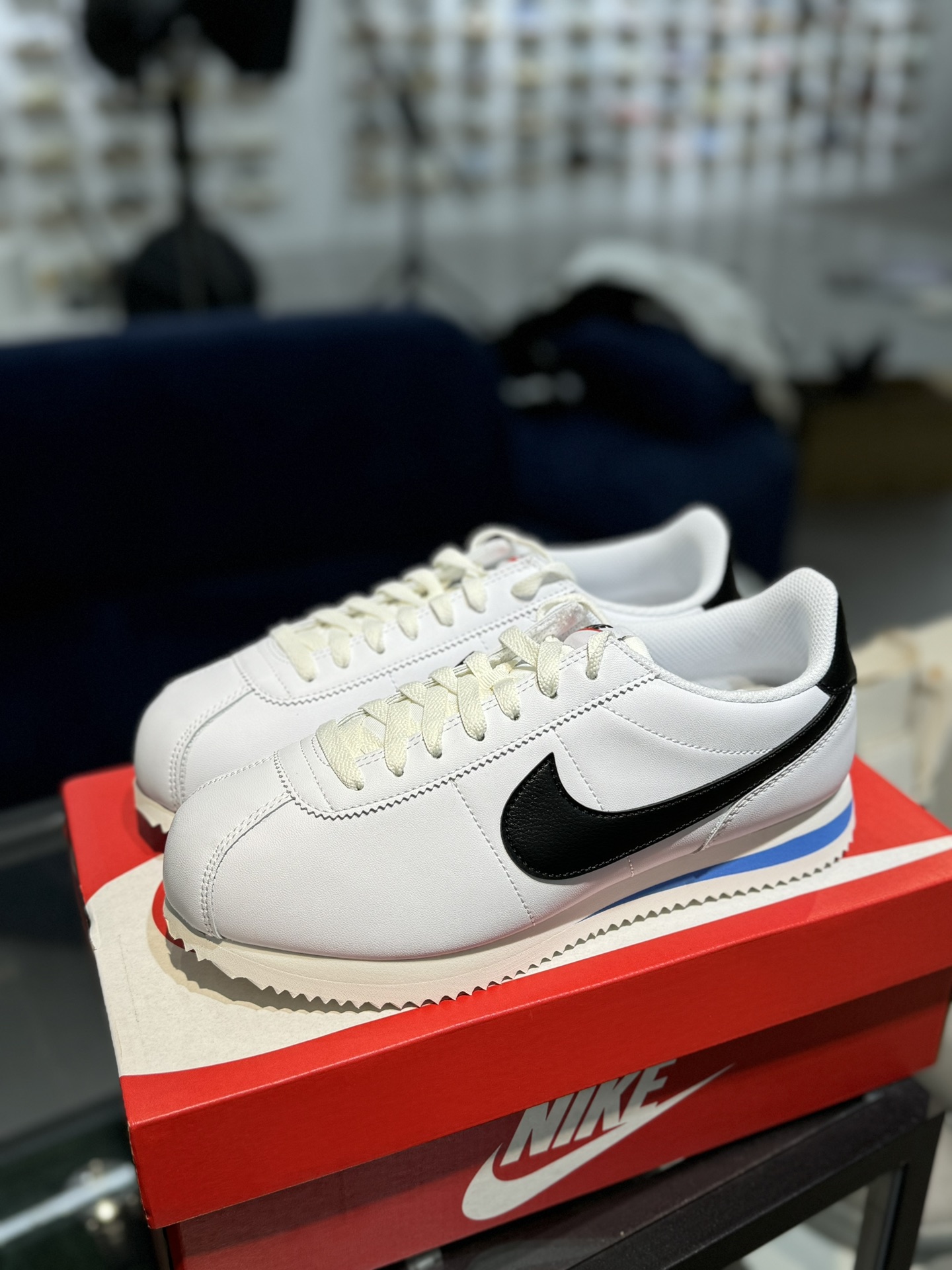  Nike Classic Cortez Leather 阿甘 低筒 复古初代皮革慢跑鞋 休闲鞋 波鞋 白黑藍 DM4044-100