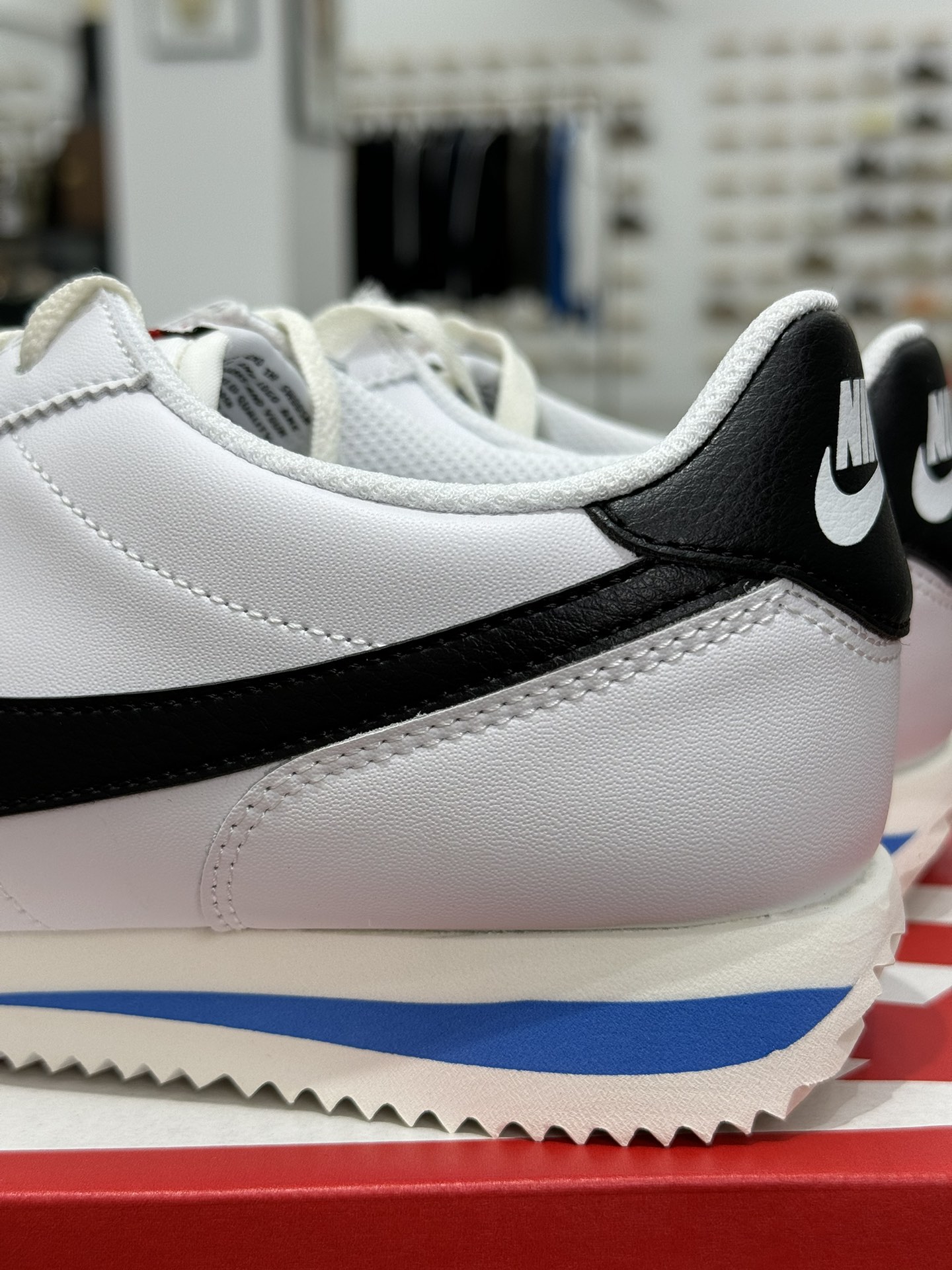  Nike Classic Cortez Leather 阿甘 低筒 复古初代皮革慢跑鞋 休闲鞋 波鞋 白黑藍 DM4044-100