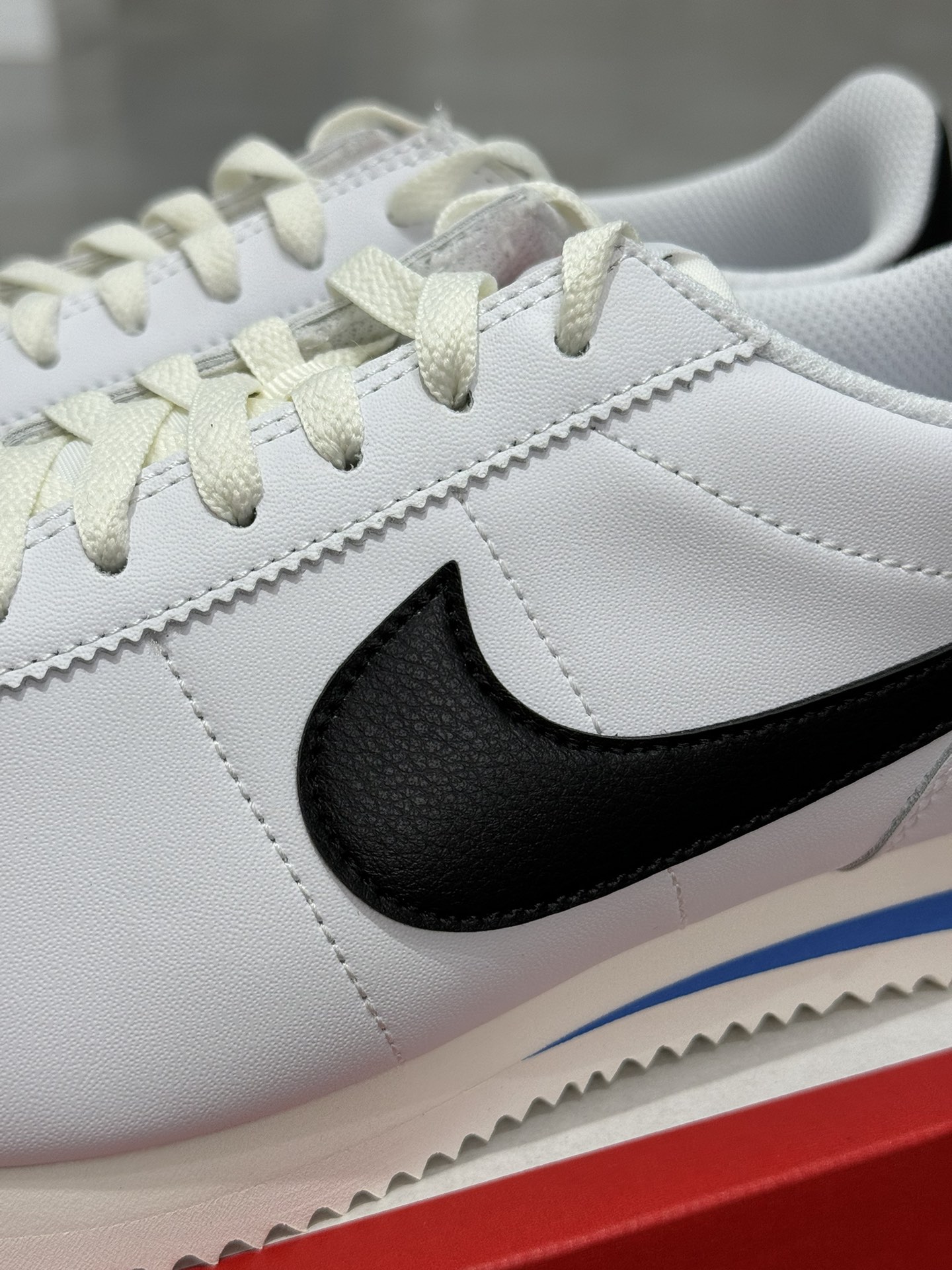  Nike Classic Cortez Leather 阿甘 低筒 复古初代皮革慢跑鞋 休闲鞋 波鞋 白黑藍 DM4044-100