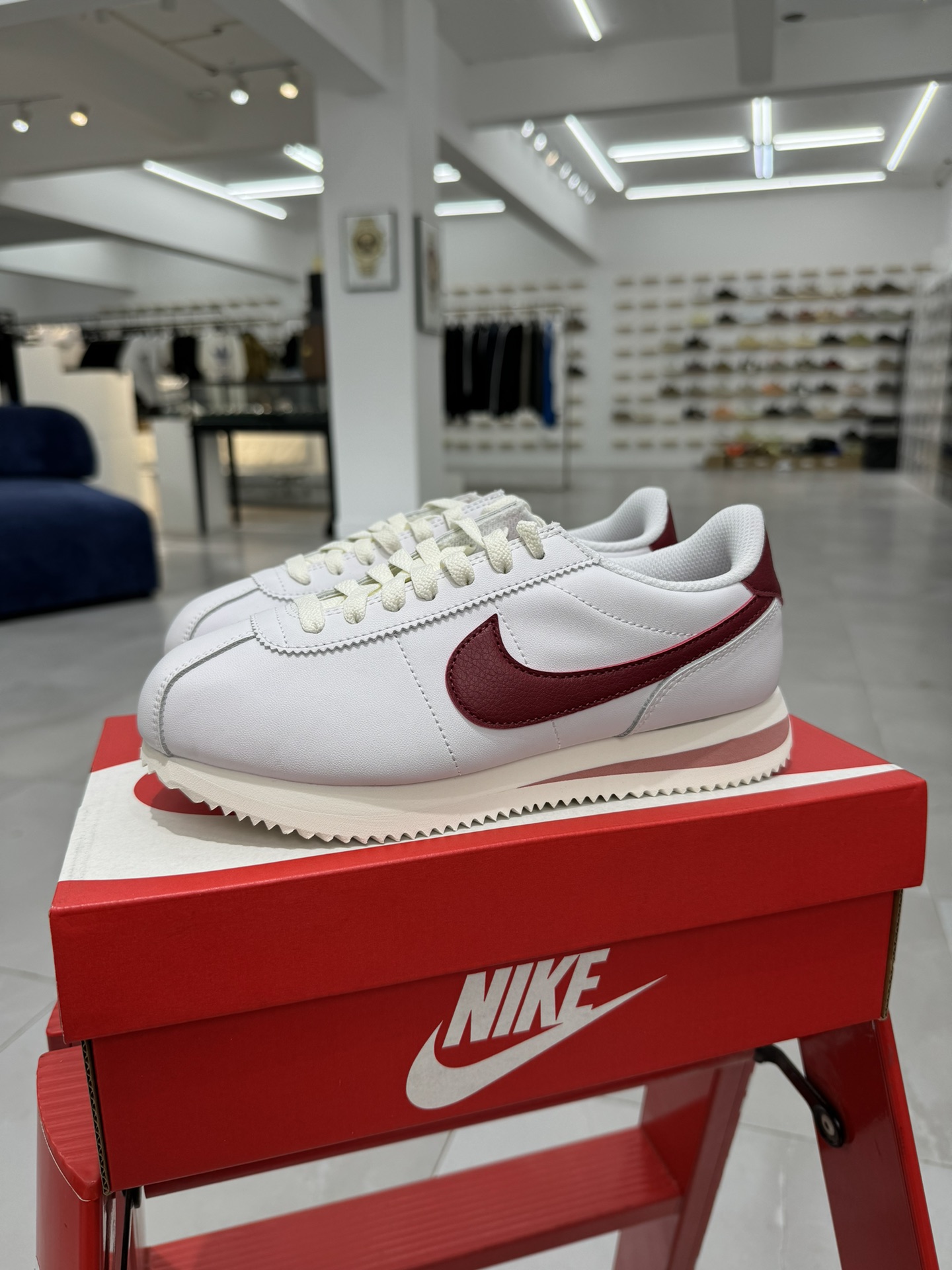 Nike Classic Cortez Leather 阿甘 低筒 复古初代皮革慢跑鞋 休闲鞋 波鞋 白红粉 DN1791-103