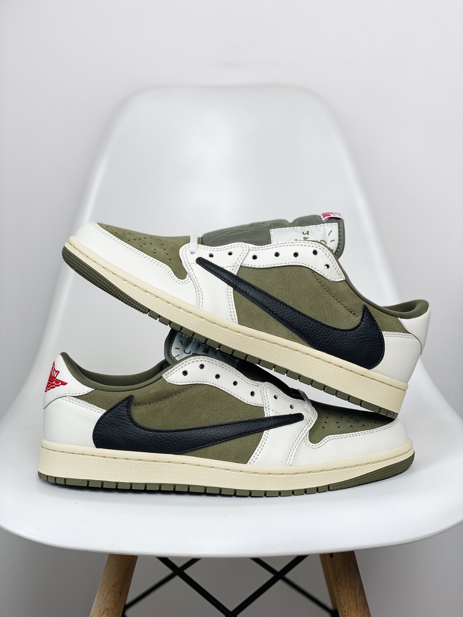  天花板 Travis Scott x Air Jordan 1 Low Medium Olive  AJ1 8.0 倒钩  低筒 倒钩 板鞋 篮球鞋 波鞋 男女同款 米绿 DM7866-200