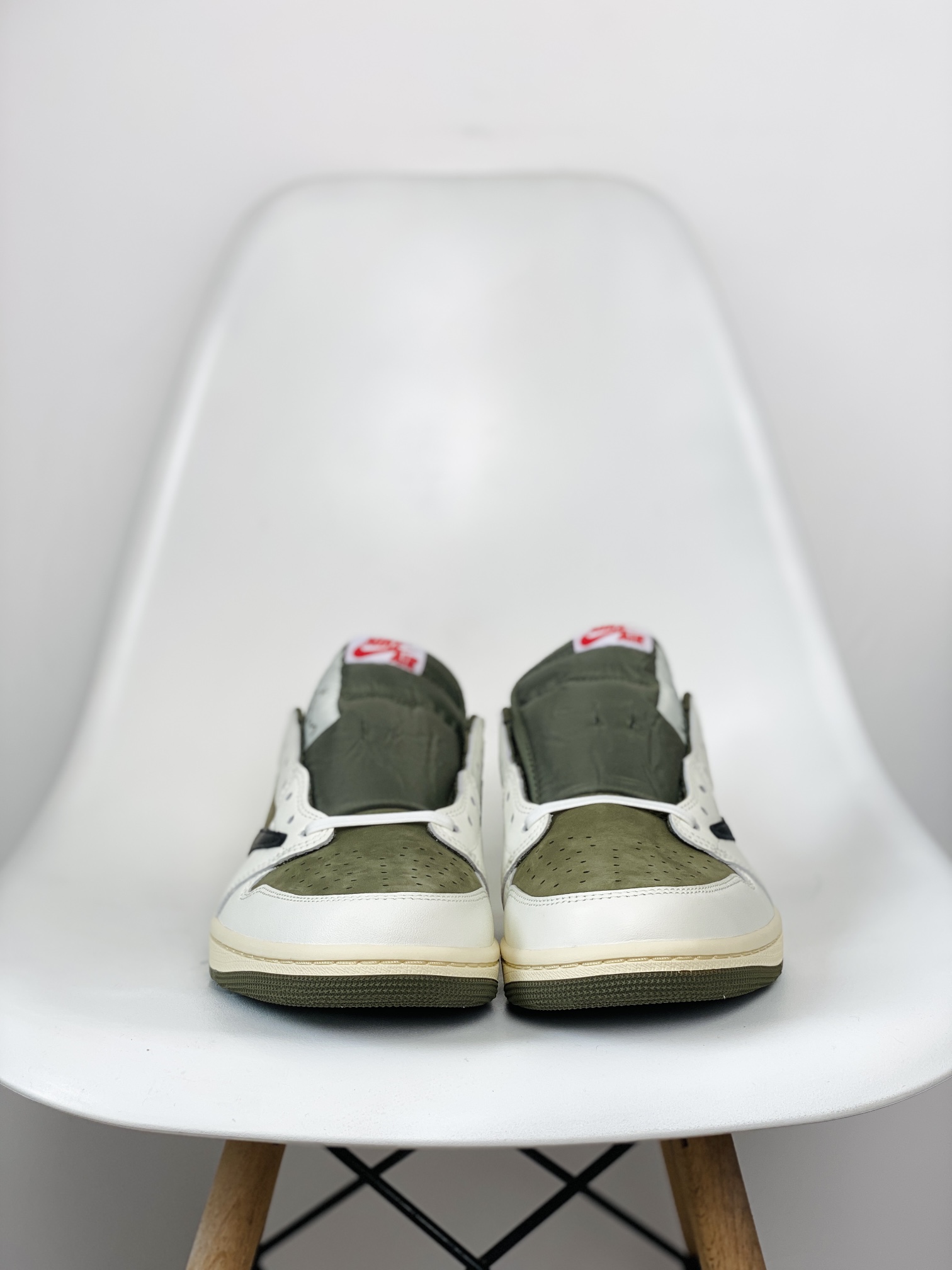  天花板 Travis Scott x Air Jordan 1 Low Medium Olive  AJ1 8.0 倒钩  低筒 倒钩 板鞋 篮球鞋 波鞋 男女同款 米绿 DM7866-200