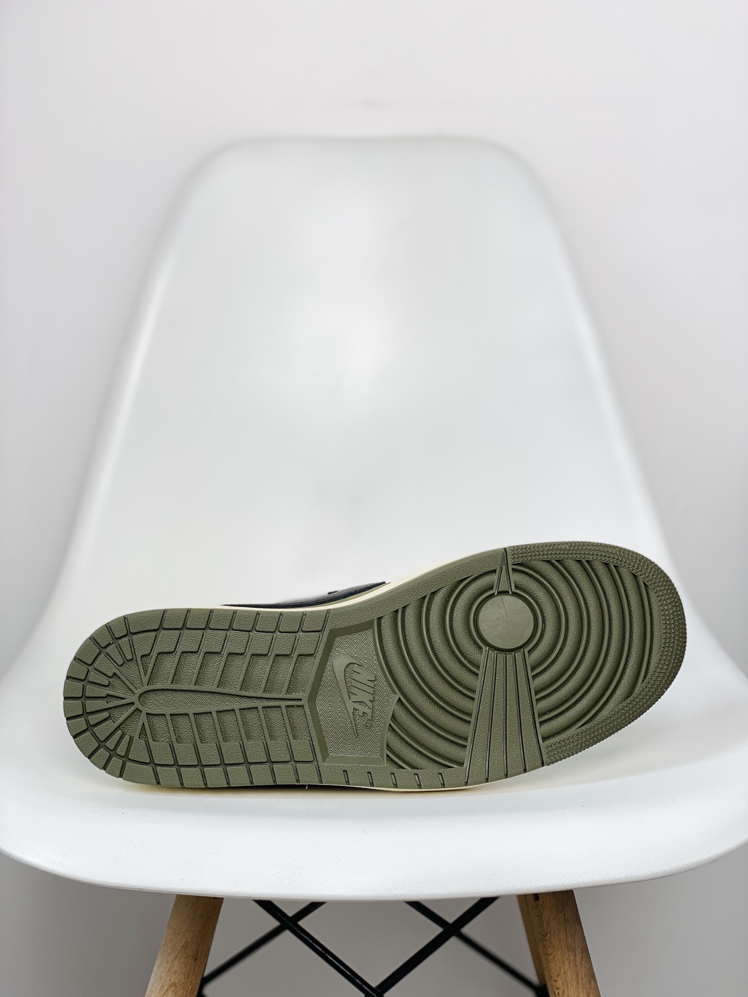  天花板 Travis Scott x Air Jordan 1 Low Medium Olive  AJ1 8.0 倒钩  低筒 倒钩 板鞋 篮球鞋 波鞋 男女同款 米绿 DM7866-200