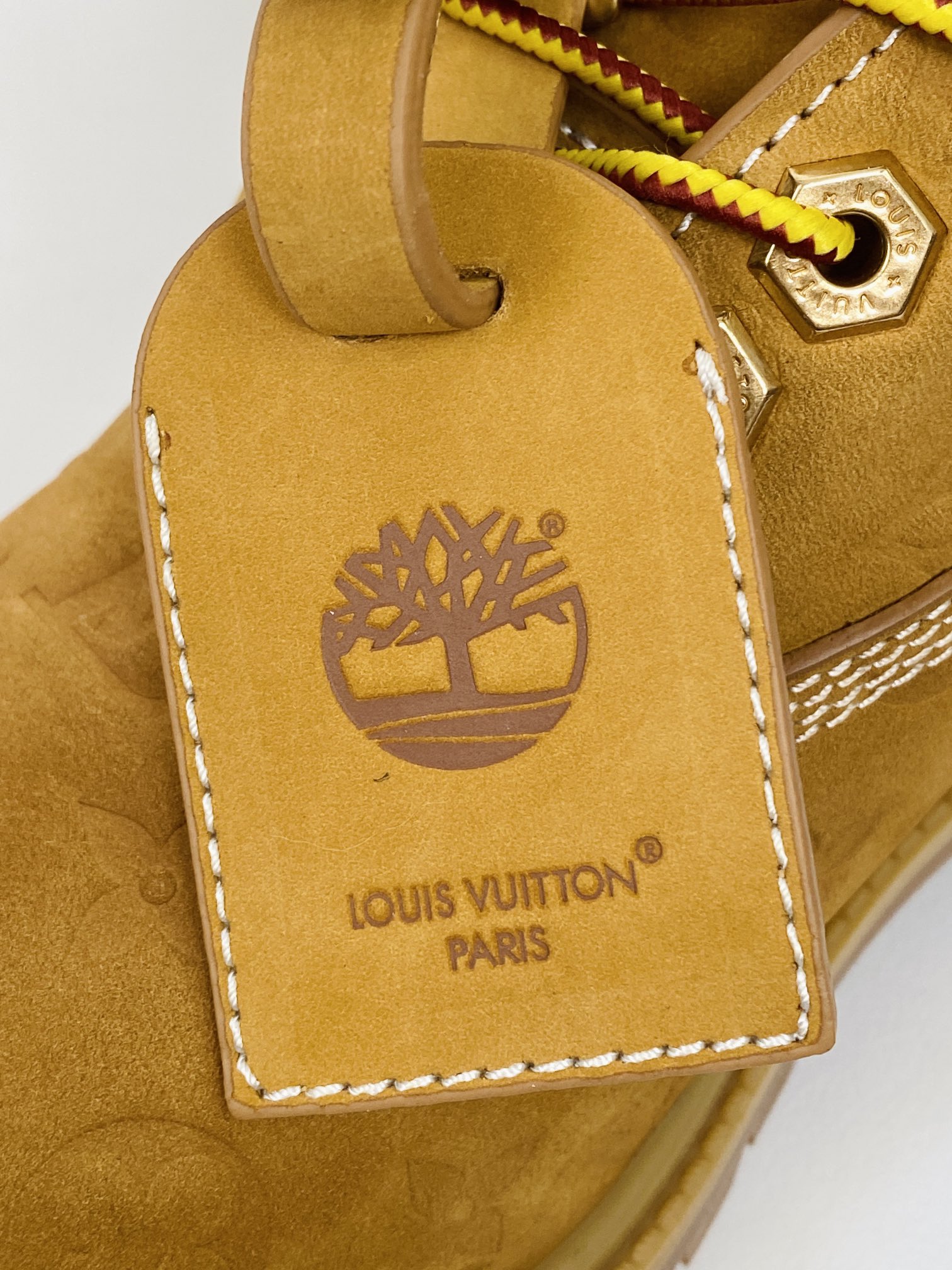   Louis Vuitton x Timberland 6英寸 满印老花 圆头 压纹防水绒面 大黄靴 马丁靴 男女同款 棕色1AD7YN 