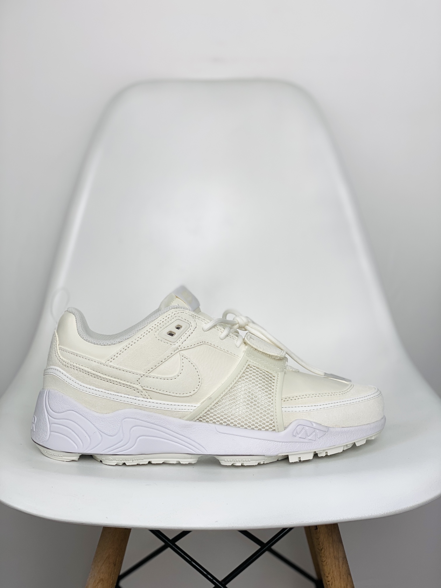  Travis Scott  Shark-A-Don Sail"低筒 板鞋 篮球鞋 波鞋 男款 白色 HQ3061-100 