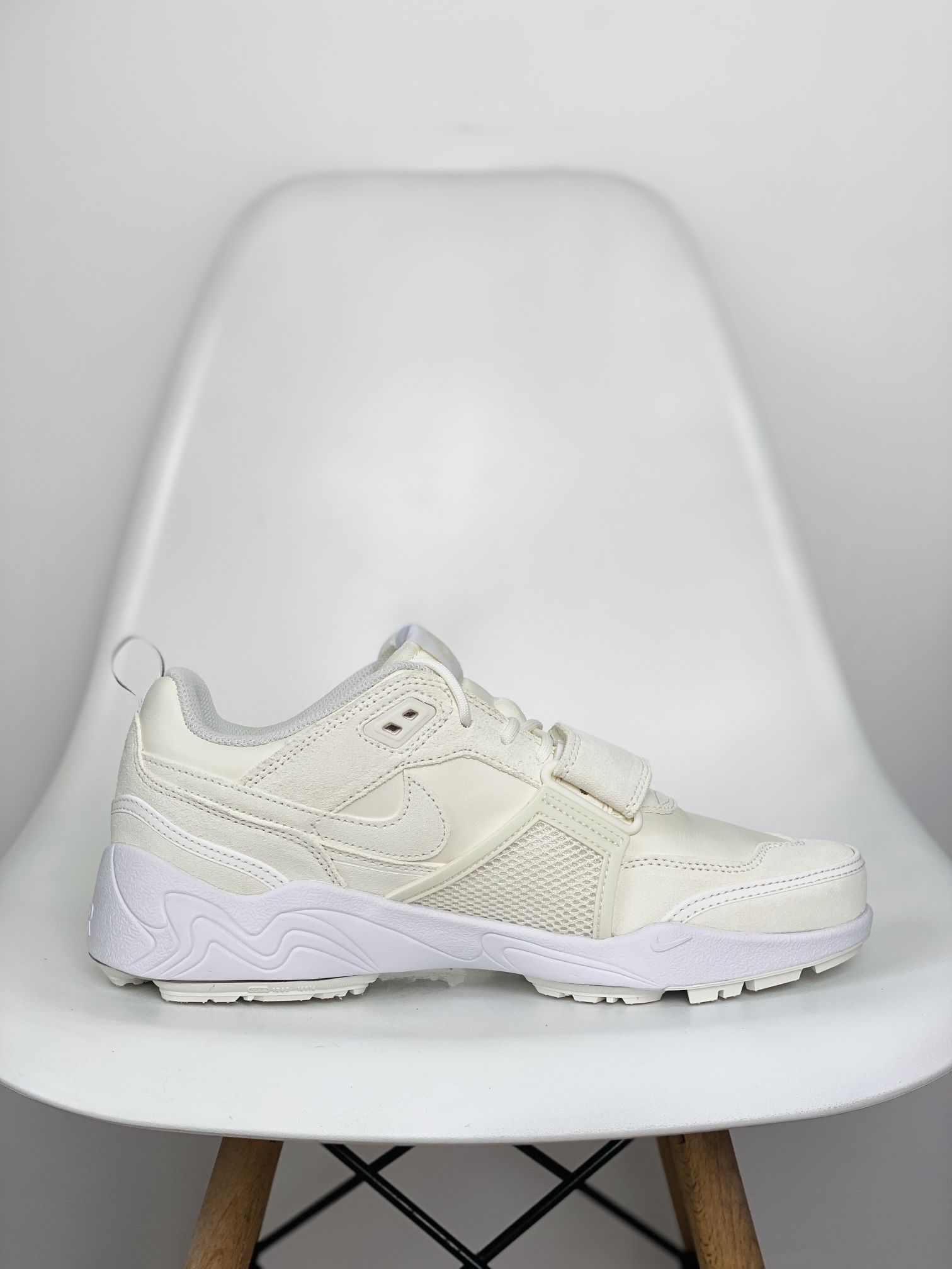  Travis Scott  Shark-A-Don Sail"低筒 板鞋 篮球鞋 波鞋 男款 白色 HQ3061-100 