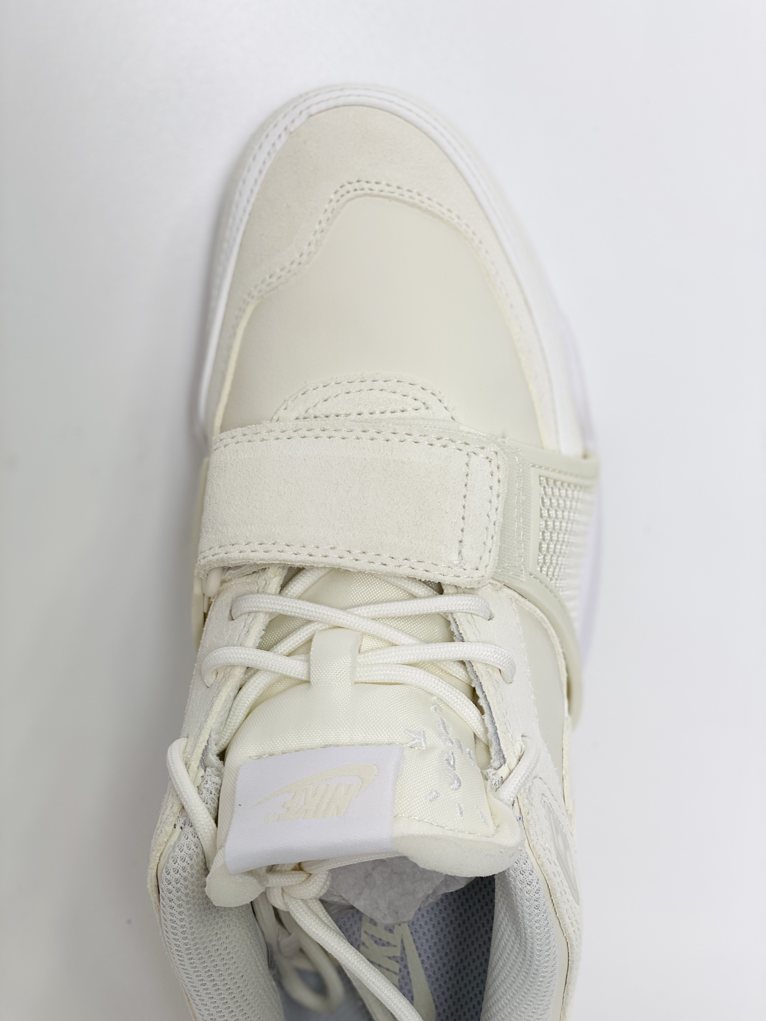  Travis Scott  Shark-A-Don Sail"低筒 板鞋 篮球鞋 波鞋 男款 白色 HQ3061-100 