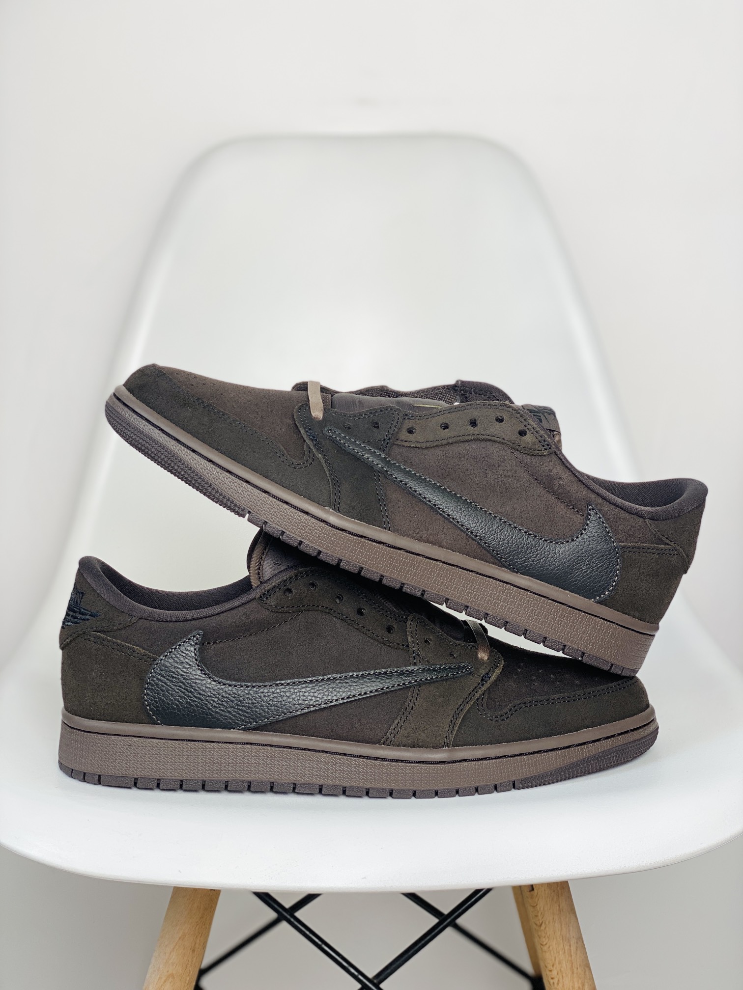  天花板 Travis Scott x Air Jordan 1 Low Velvet Brown AJ1 倒钩 低筒 板鞋 篮球鞋 波鞋 男女同款 黑棕 DM7866-202
