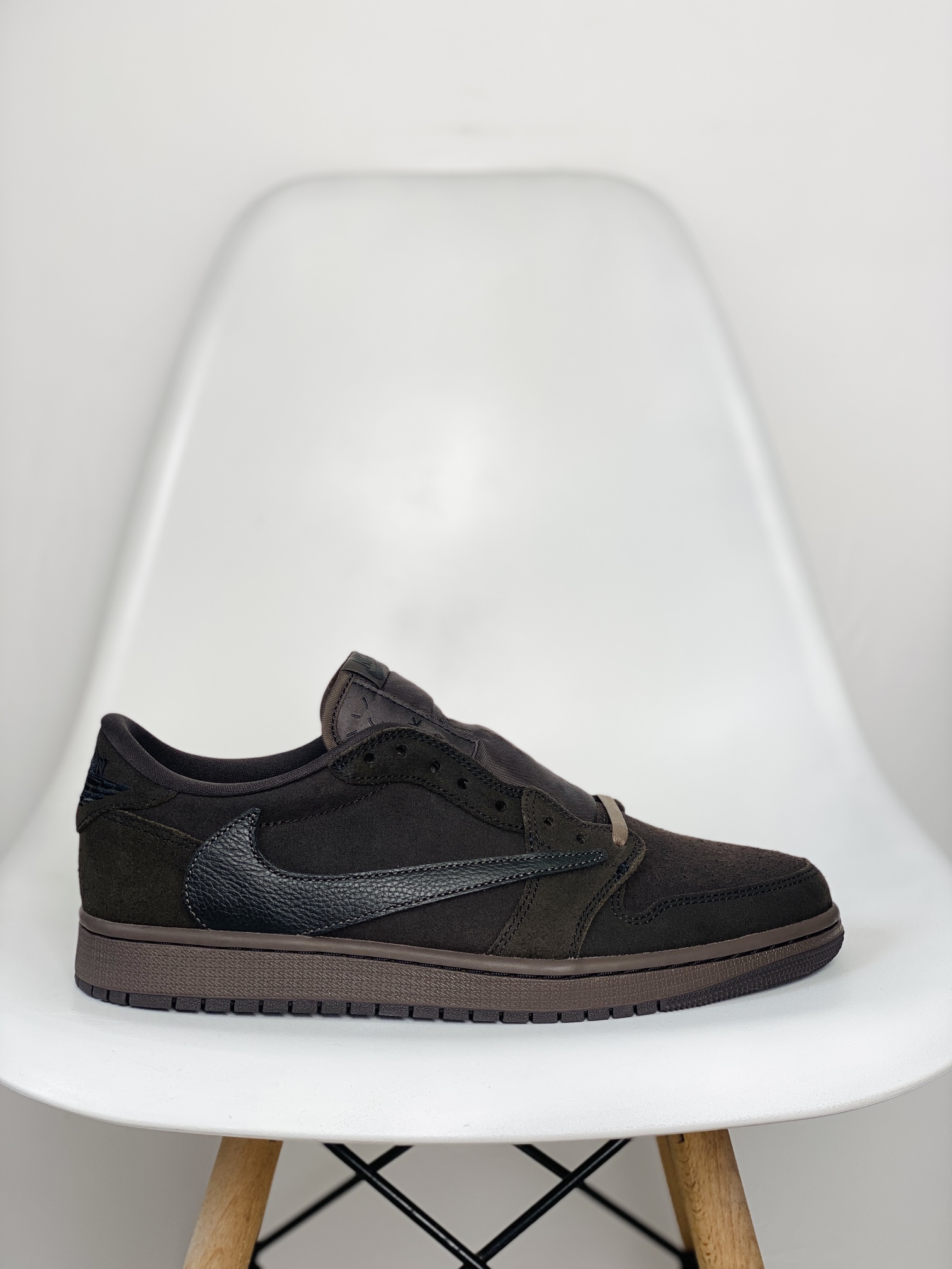  天花板 Travis Scott x Air Jordan 1 Low Velvet Brown AJ1 倒钩 低筒 板鞋 篮球鞋 波鞋 男女同款 黑棕 DM7866-202