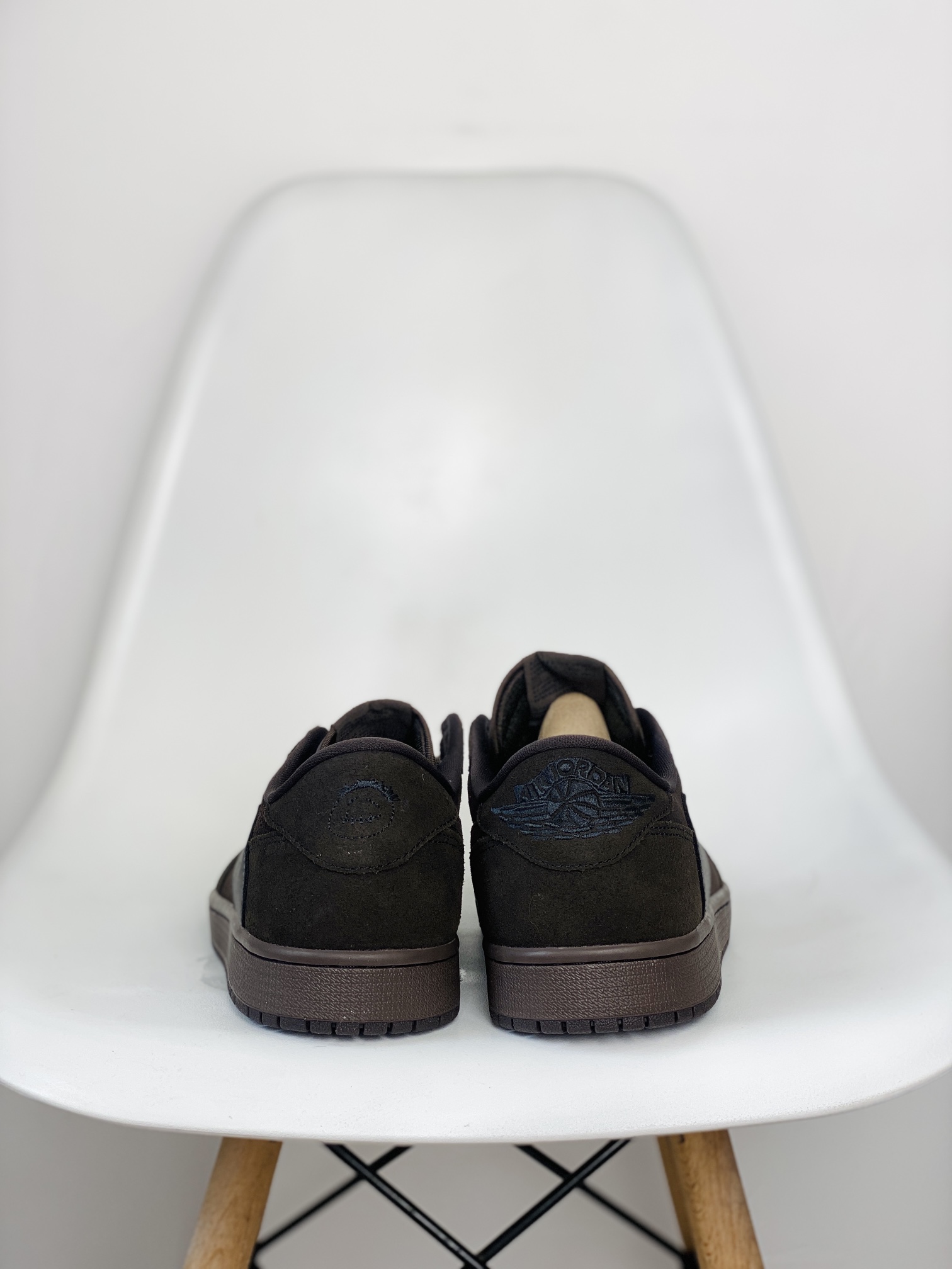  天花板 Travis Scott x Air Jordan 1 Low Velvet Brown AJ1 倒钩 低筒 板鞋 篮球鞋 波鞋 男女同款 黑棕 DM7866-202