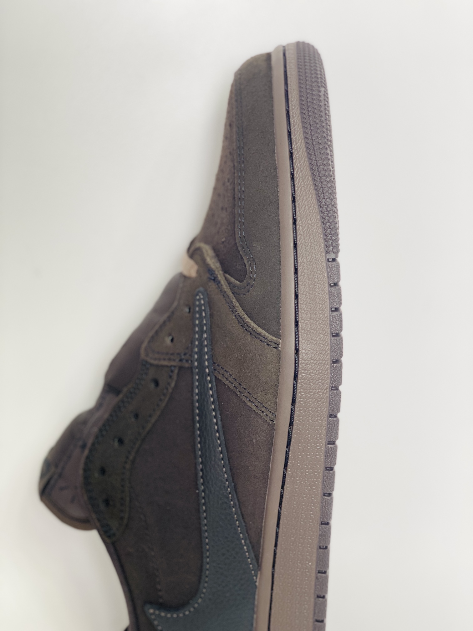  天花板 Travis Scott x Air Jordan 1 Low Velvet Brown AJ1 倒钩 低筒 板鞋 篮球鞋 波鞋 男女同款 黑棕 DM7866-202
