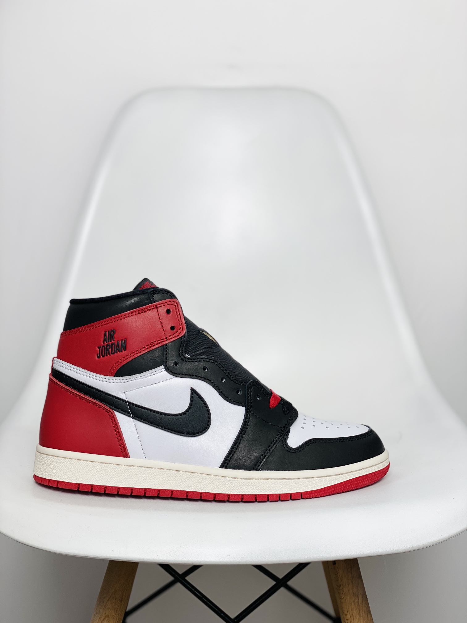 AIR JORDAN 1 HIGH  Black Toe REIMAGINEDAJ1 高筒 球鞋 休閒鞋 板鞋 波鞋 潮鞋 男鞋女鞋 蜘蛛侠2.0 DV1748-601