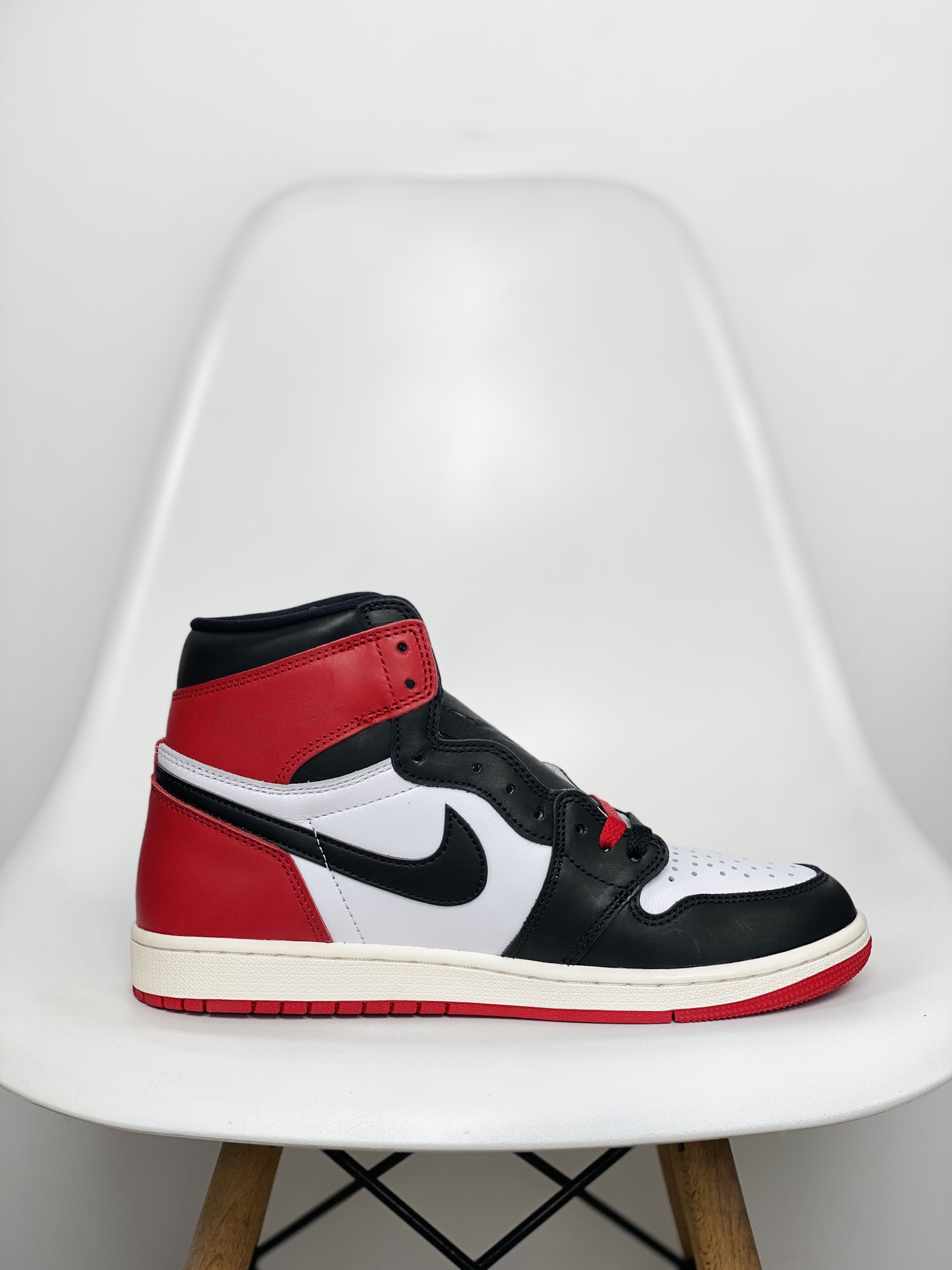  AIR JORDAN 1 HIGH  Black Toe REIMAGINEDAJ1 高筒 球鞋 休閒鞋 板鞋 波鞋 潮鞋 男鞋女鞋 蜘蛛侠2.0 DV1748-601