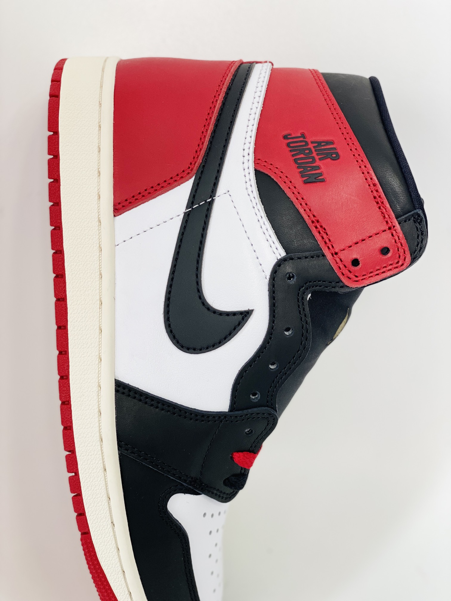  AIR JORDAN 1 HIGH  Black Toe REIMAGINEDAJ1 高筒 球鞋 休閒鞋 板鞋 波鞋 潮鞋 男鞋女鞋 蜘蛛侠2.0 DV1748-601