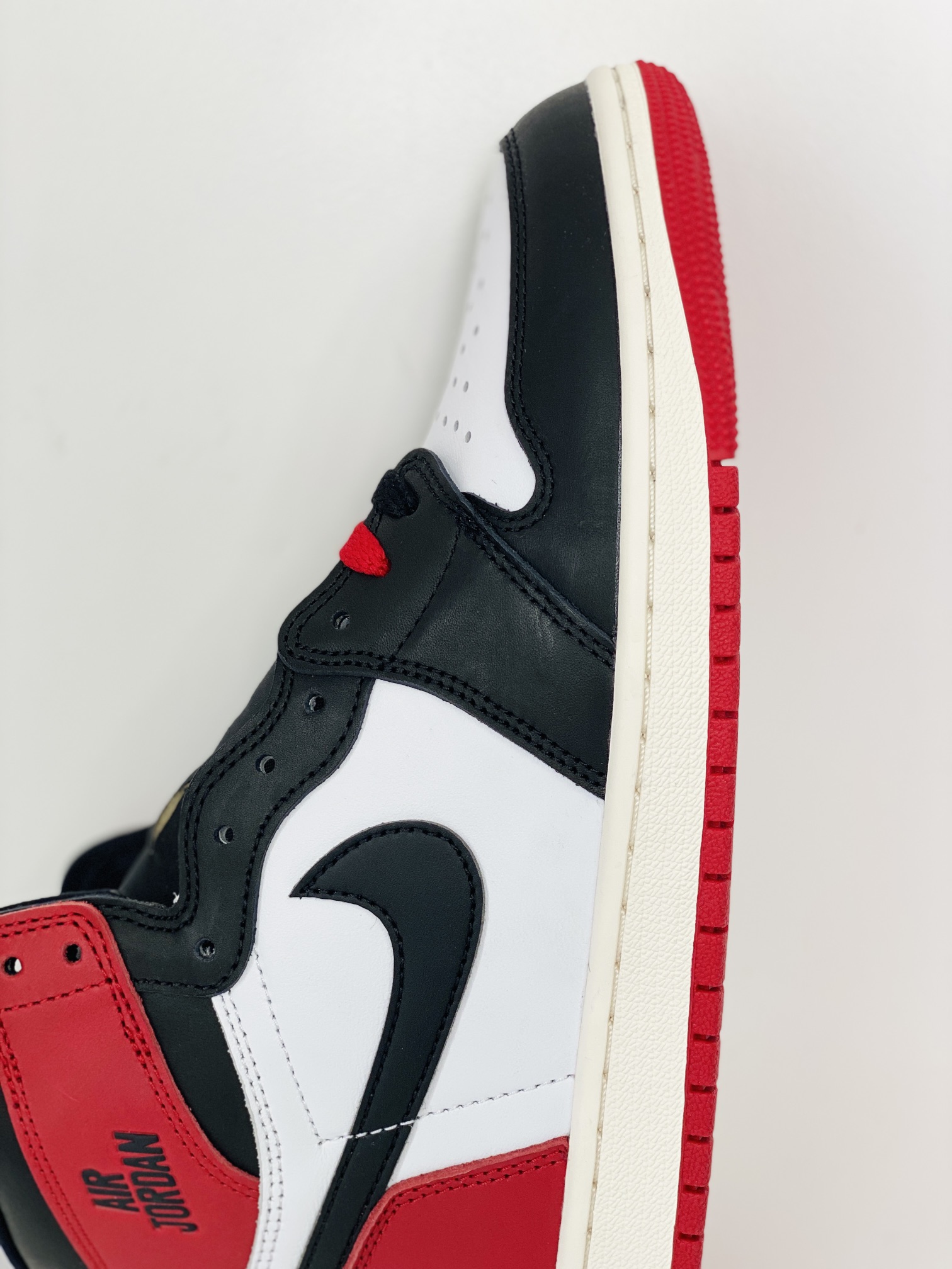  AIR JORDAN 1 HIGH  Black Toe REIMAGINEDAJ1 高筒 球鞋 休閒鞋 板鞋 波鞋 潮鞋 男鞋女鞋 蜘蛛侠2.0 DV1748-601