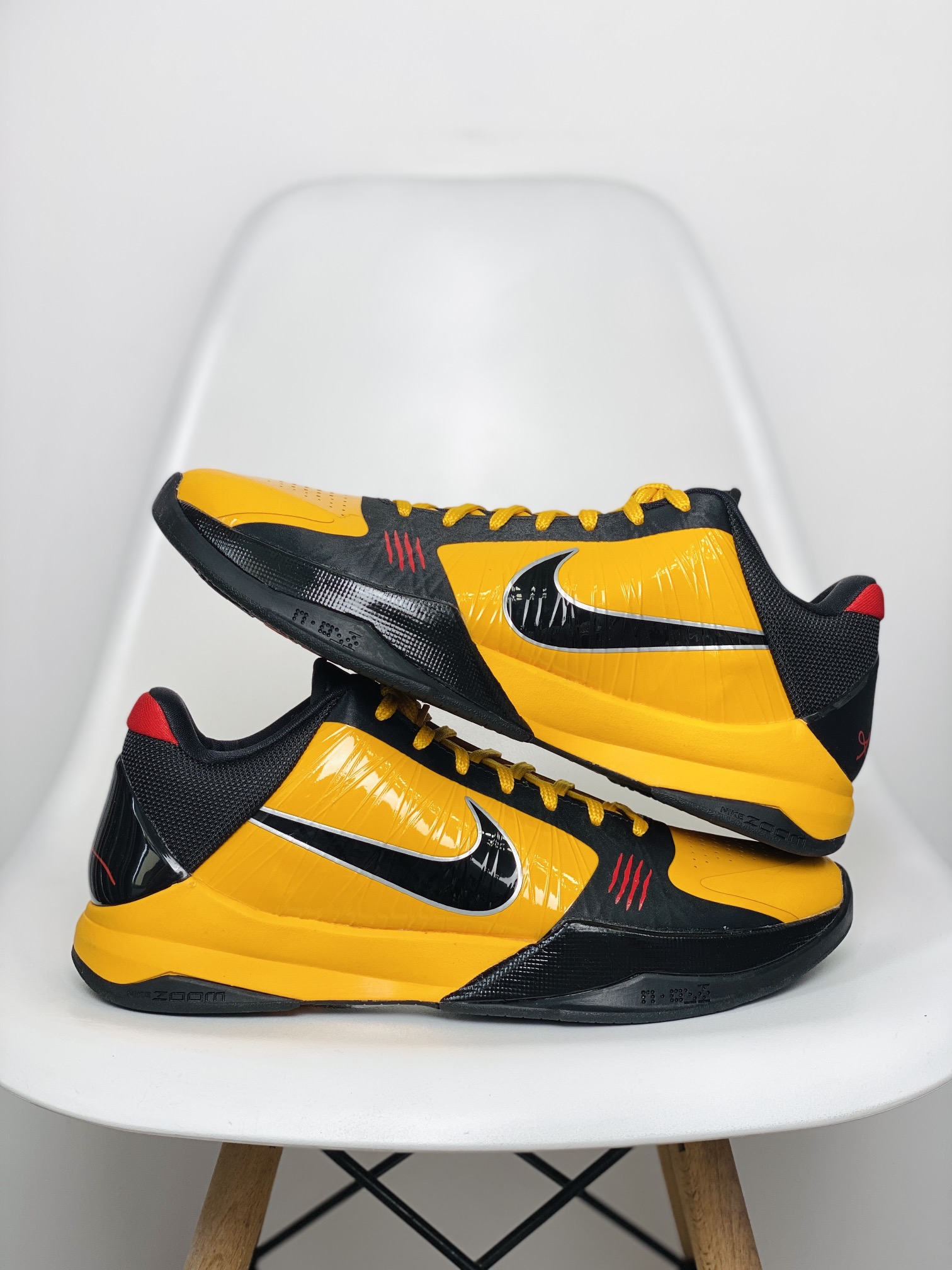  H12 KOBE5 Bruce Lee 低筒 前掌气垫 球鞋 籃球鞋 實戰鞋  真碳板 男鞋 黄色李小龙 CD4991-700