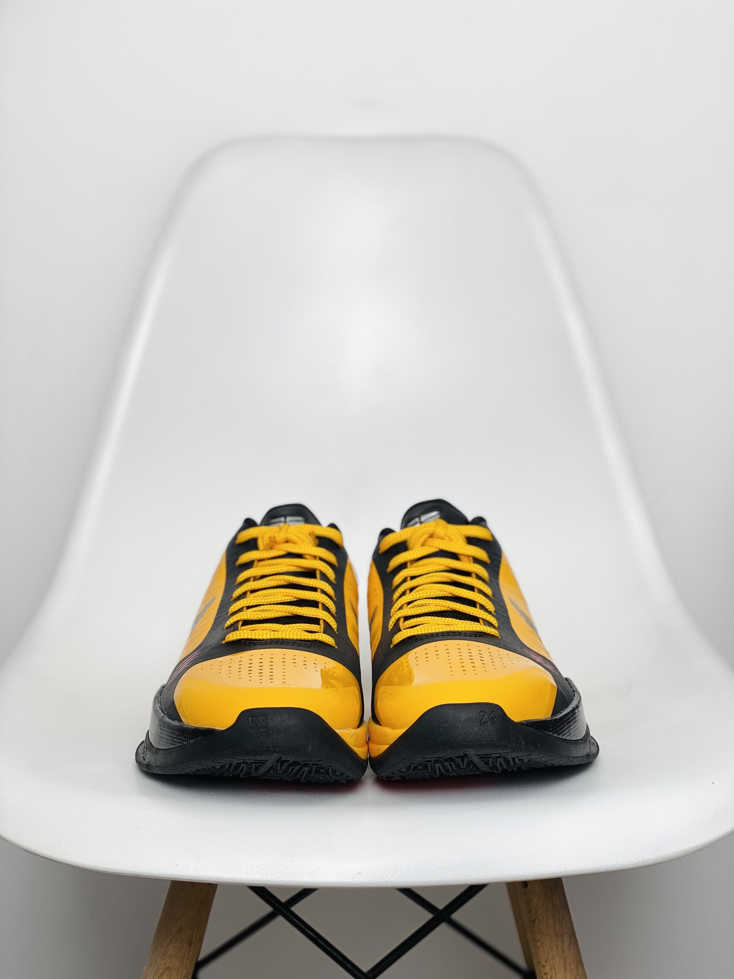  H12 KOBE5 Bruce Lee 低筒 前掌气垫 球鞋 籃球鞋 實戰鞋  真碳板 男鞋 黄色李小龙 CD4991-700