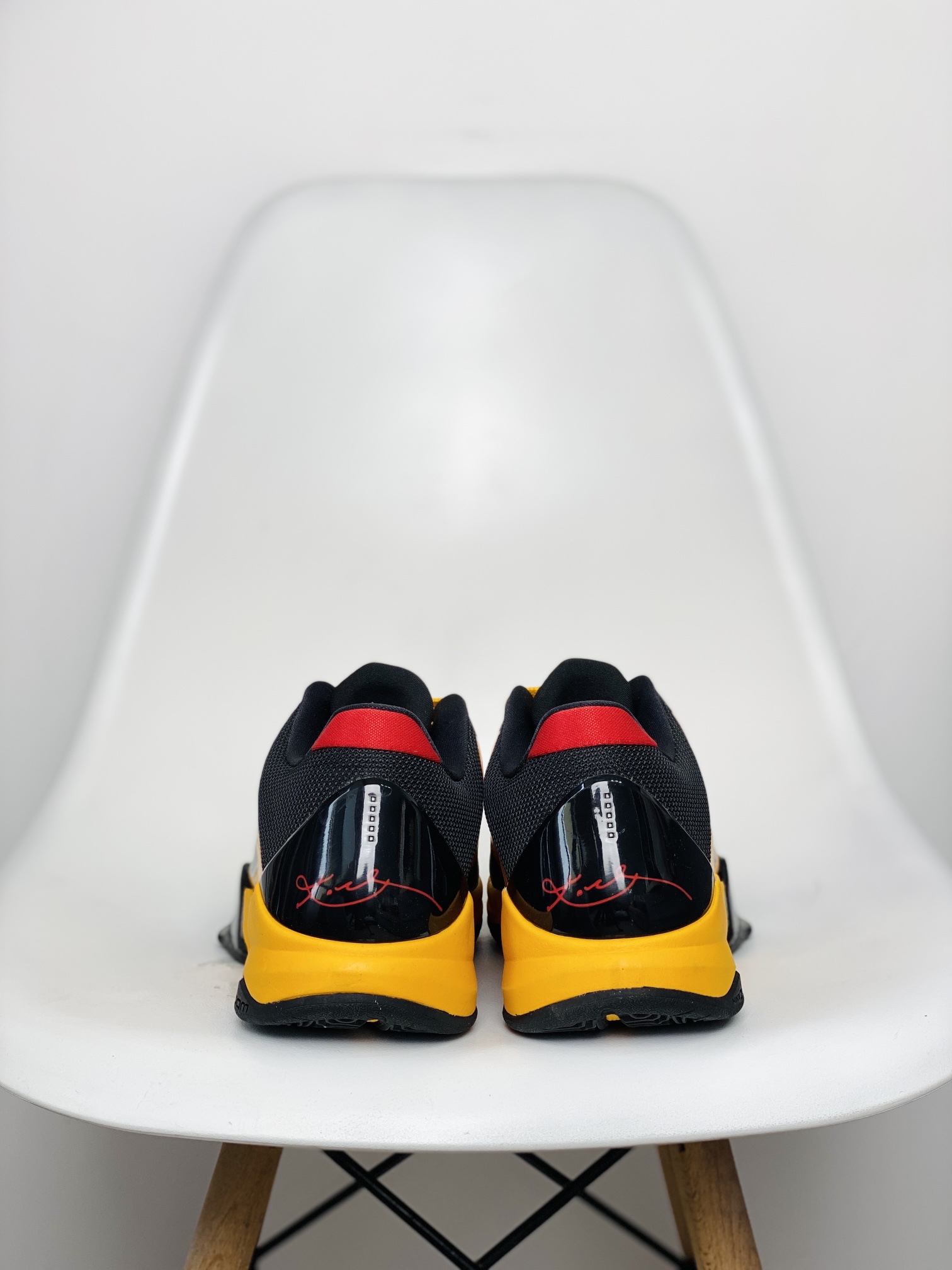  H12 KOBE5 Bruce Lee 低筒 前掌气垫 球鞋 籃球鞋 實戰鞋  真碳板 男鞋 黄色李小龙 CD4991-700