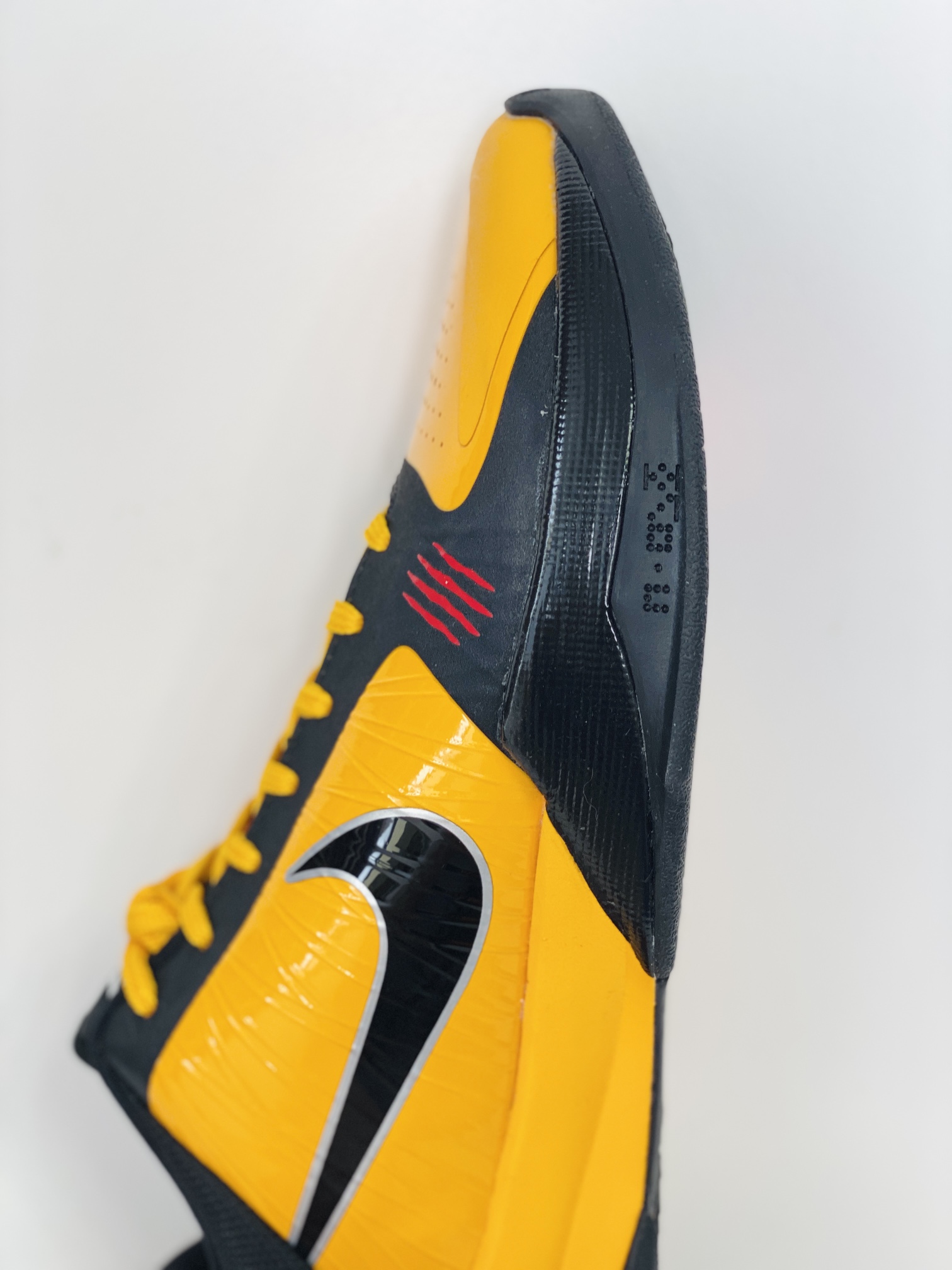  H12 KOBE5 Bruce Lee 低筒 前掌气垫 球鞋 籃球鞋 實戰鞋  真碳板 男鞋 黄色李小龙 CD4991-700