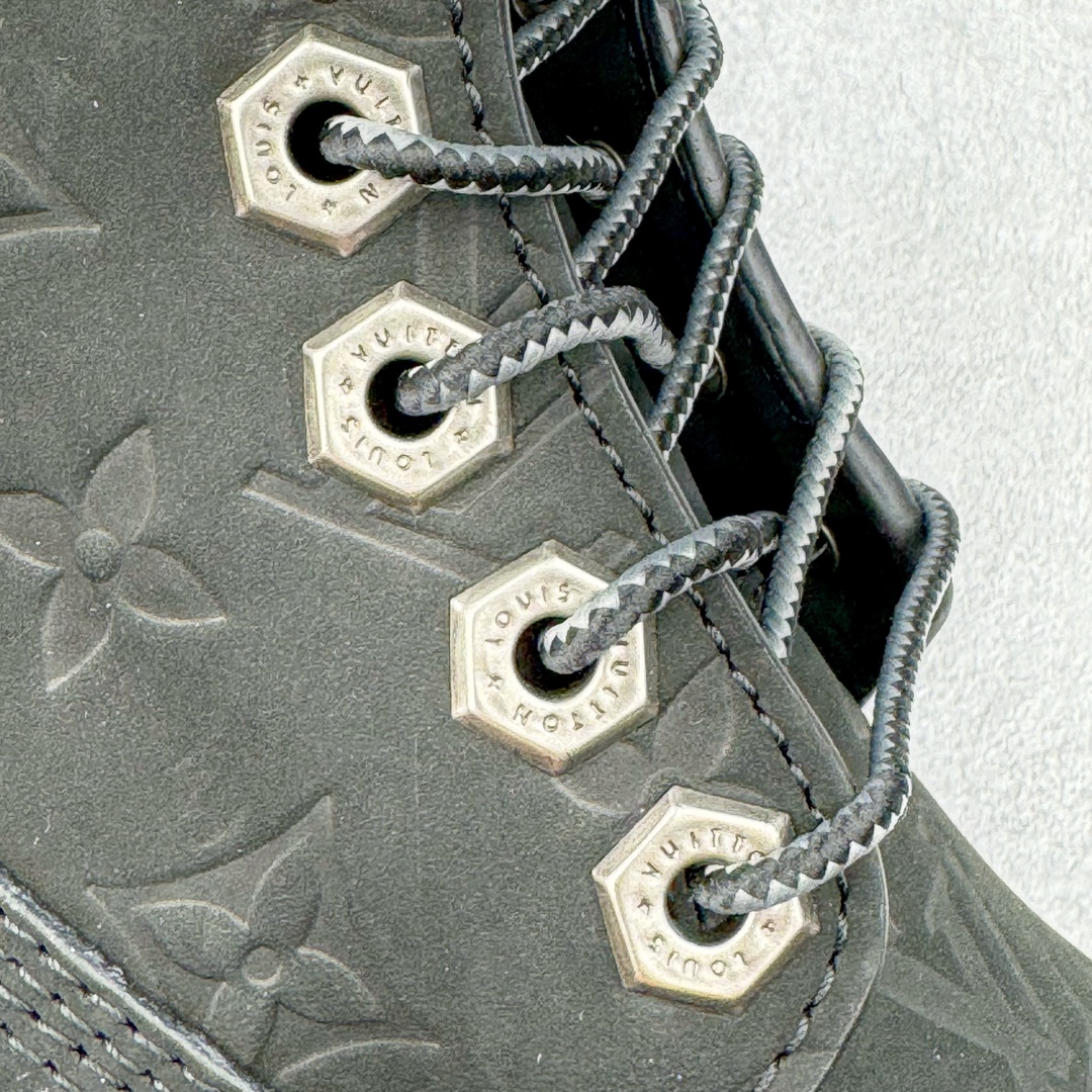  Louis Vuitton x Timberland 6英寸 满印老花 圆头 压纹防水绒面 大黄靴 马丁靴 男女同款 黑色1AD7YP