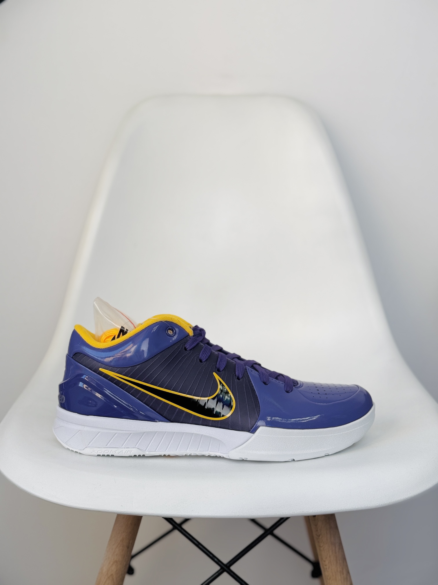  H12 UNDEFEATED Kobe4 Protro Zoom  低筒 前掌泡棉 后掌气垫  篮球 鞋 波鞋 街道休闲鞋 实战 男生 球鞋  紫金 CQ3869-500